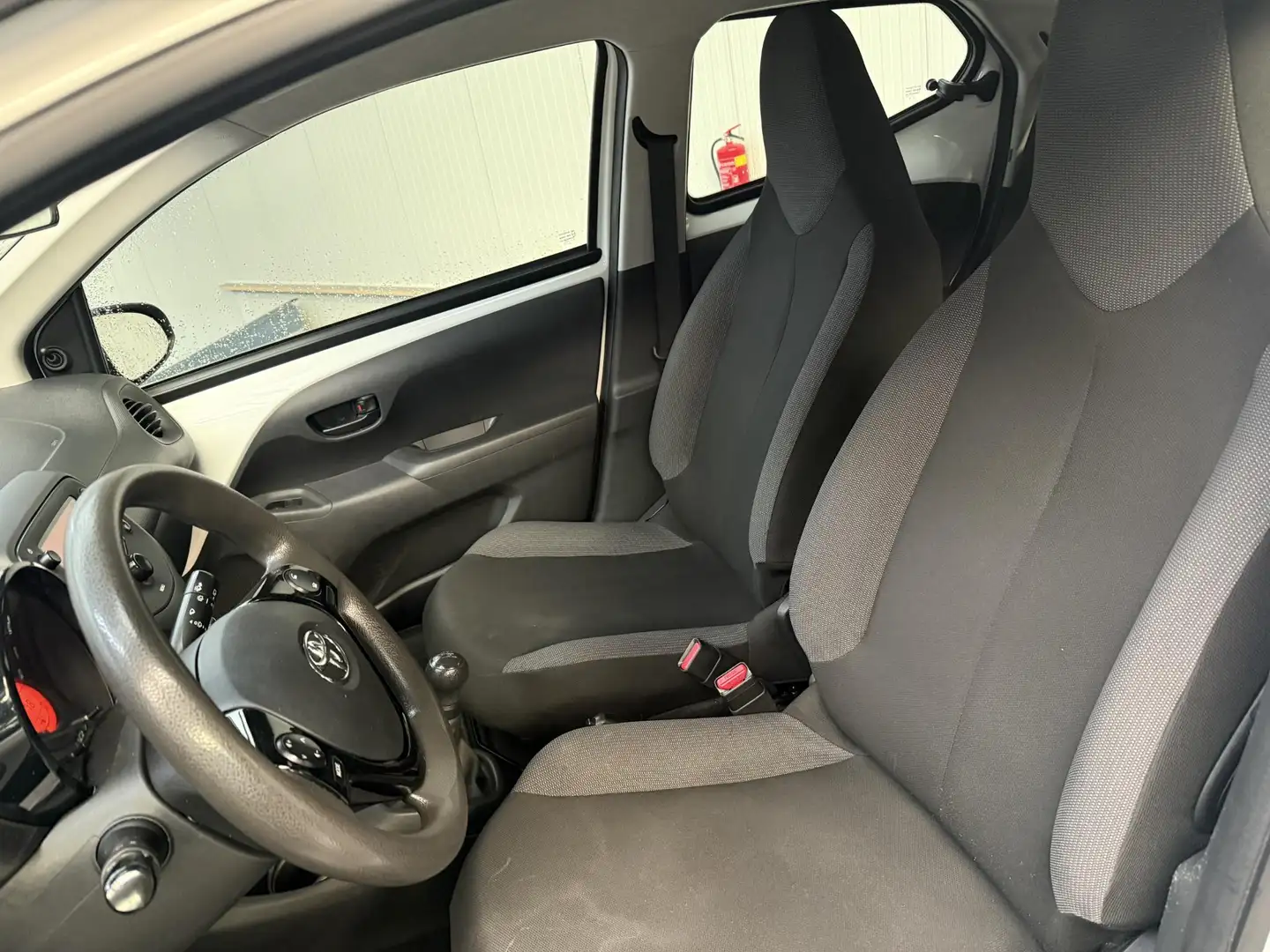 Toyota Aygo 1.0 VVT-i x-fun Blanc - 2