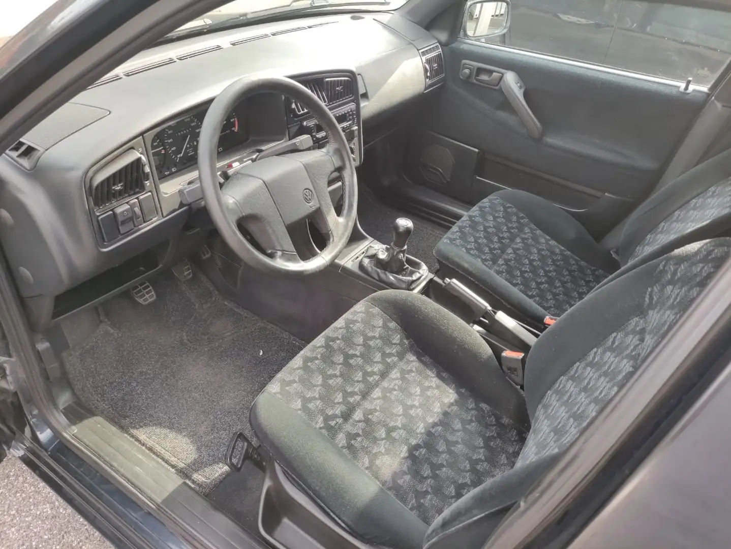 Volkswagen Passat Variant 1.8 b unico proprietario Blau - 2