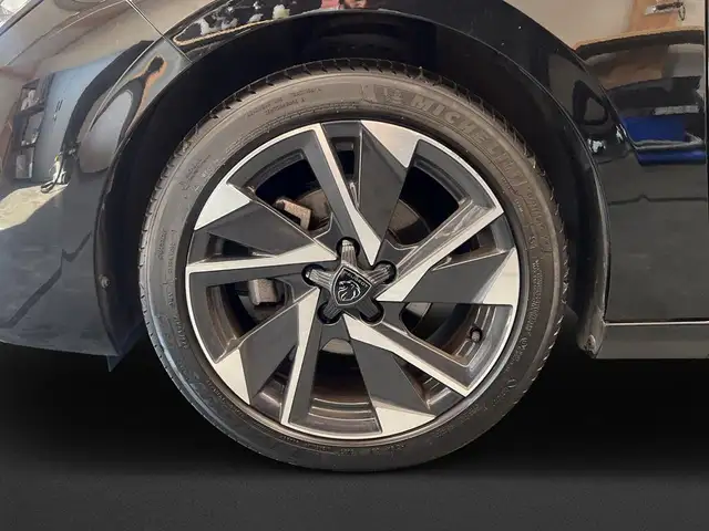 Peugeot 308 view 8