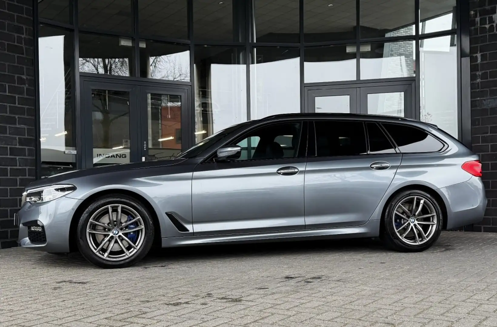 BMW 530 530i X-DRIVE TOURING M-SPORT - PANO - LEDER Gris - 2