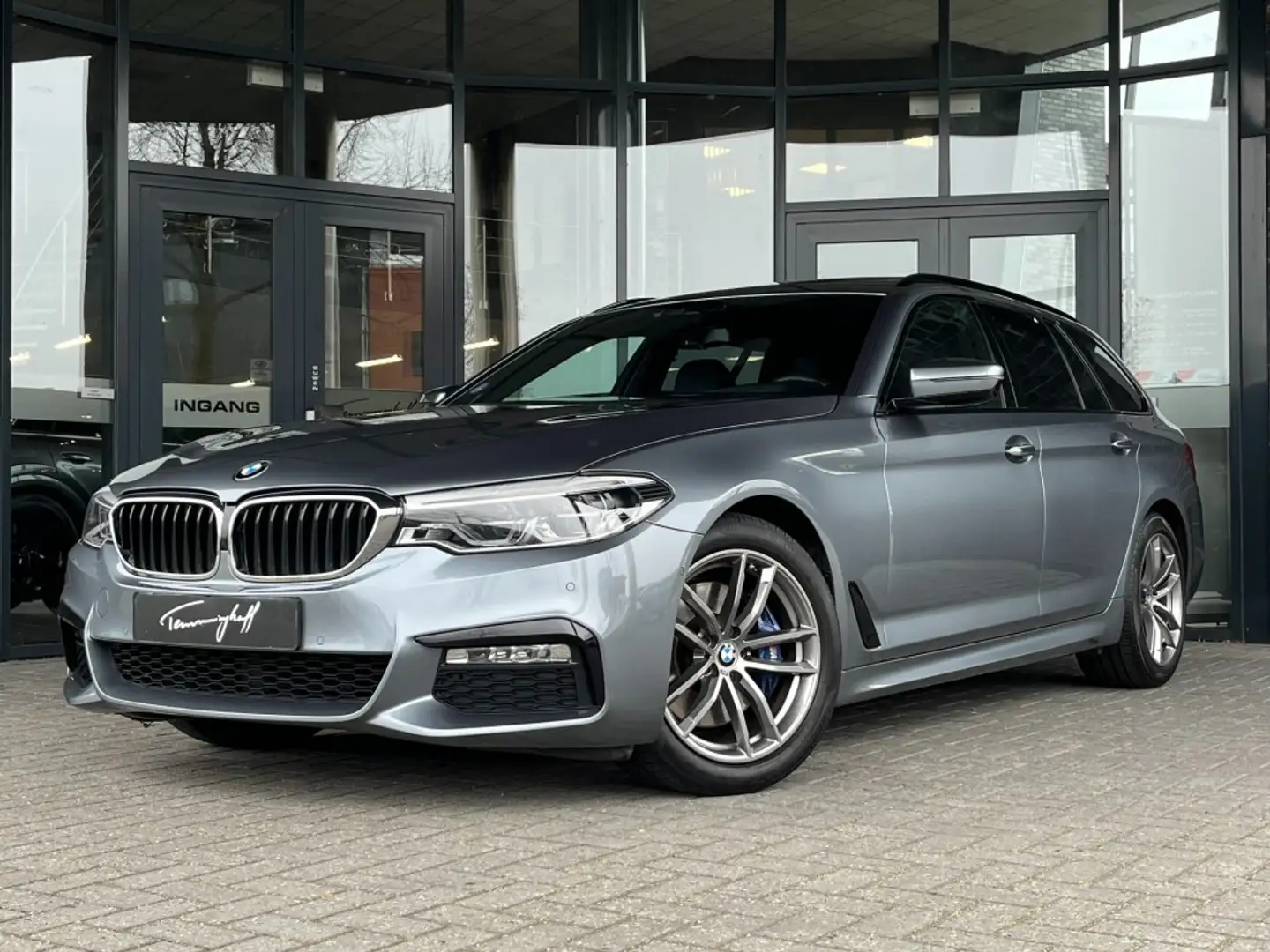 BMW 530 530i X-DRIVE TOURING M-SPORT - PANO - LEDER Grau - 1