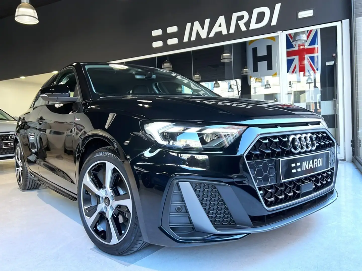 Audi A1 Sportback 35 TFSI Adrenalin S tronic Black - 1