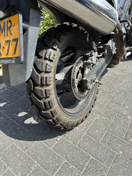 Suzuki V-STROM 650