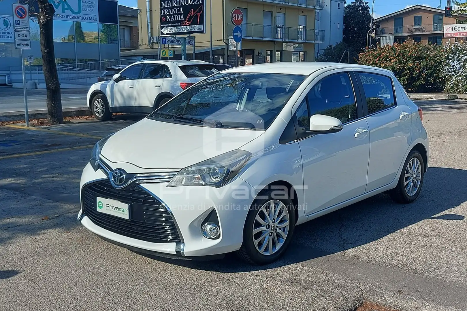 Toyota Yaris Yaris 1.4 D-4D 5 porte Lounge Bianco - 1
