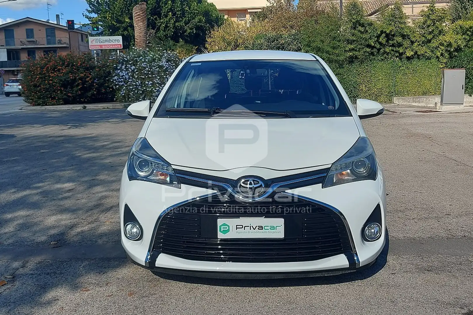 Toyota Yaris Yaris 1.4 D-4D 5 porte Lounge Bianco - 2