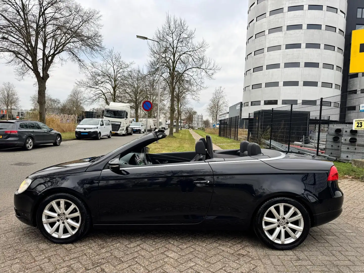 Volkswagen Eos 1.4 TSI Highline BlueMotion Zwart - 2