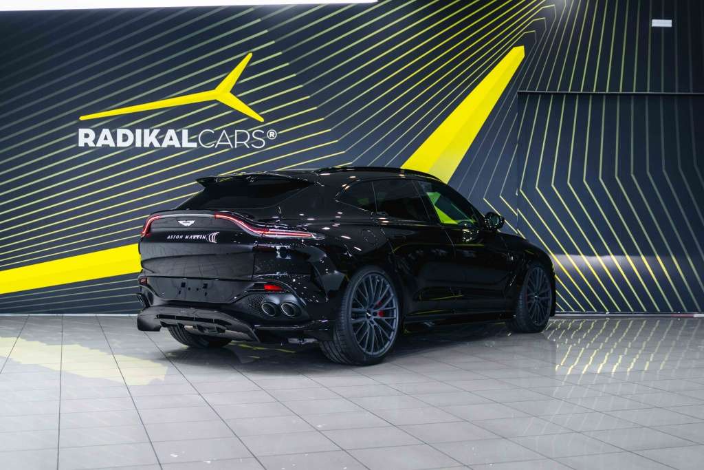 Aston Martin DBX 707 - foto 1
