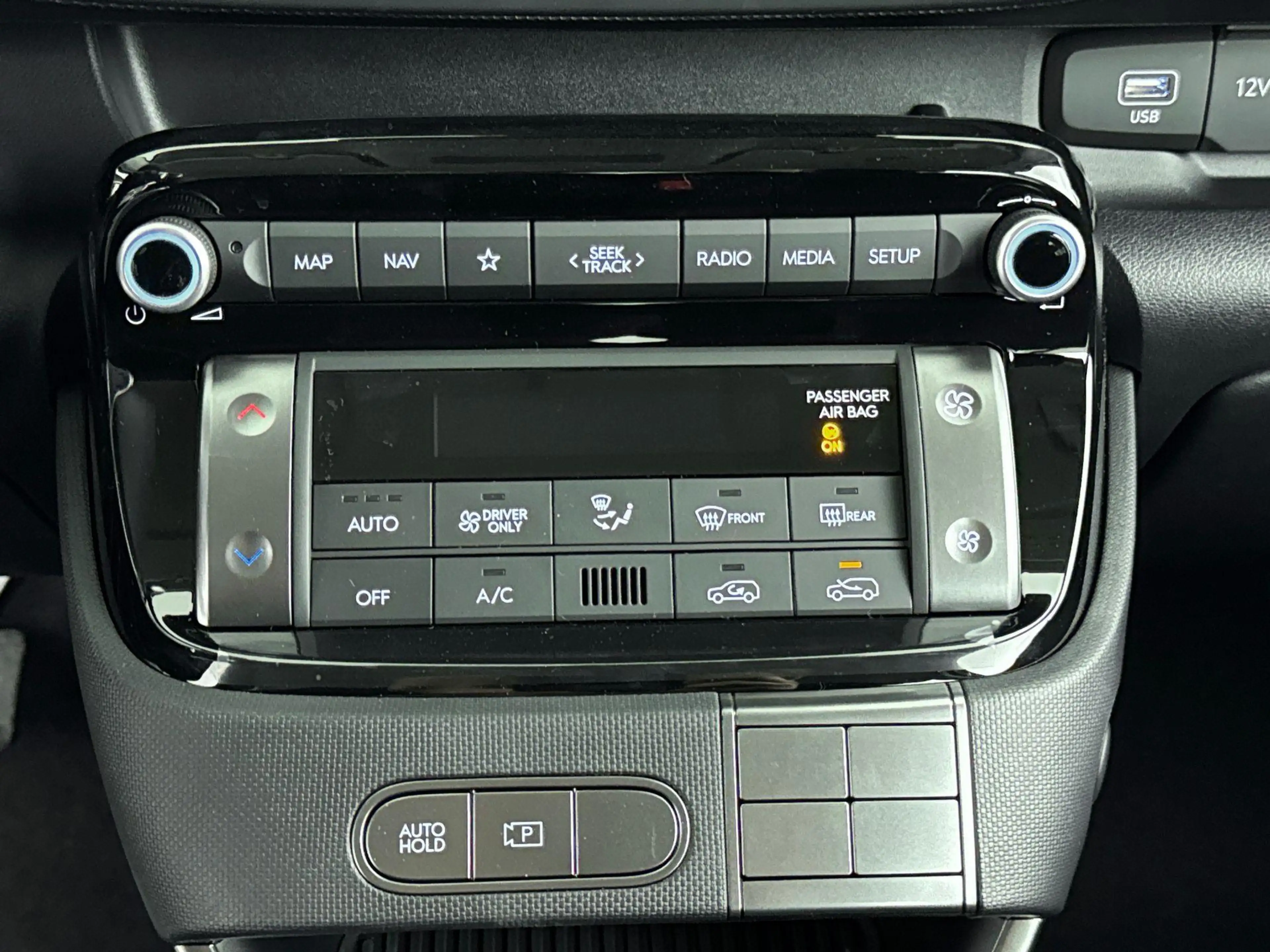 Hyundai Inster E-Motion + Comfort Pack 49 kWh | Stuur - en Stoelv — photo 14