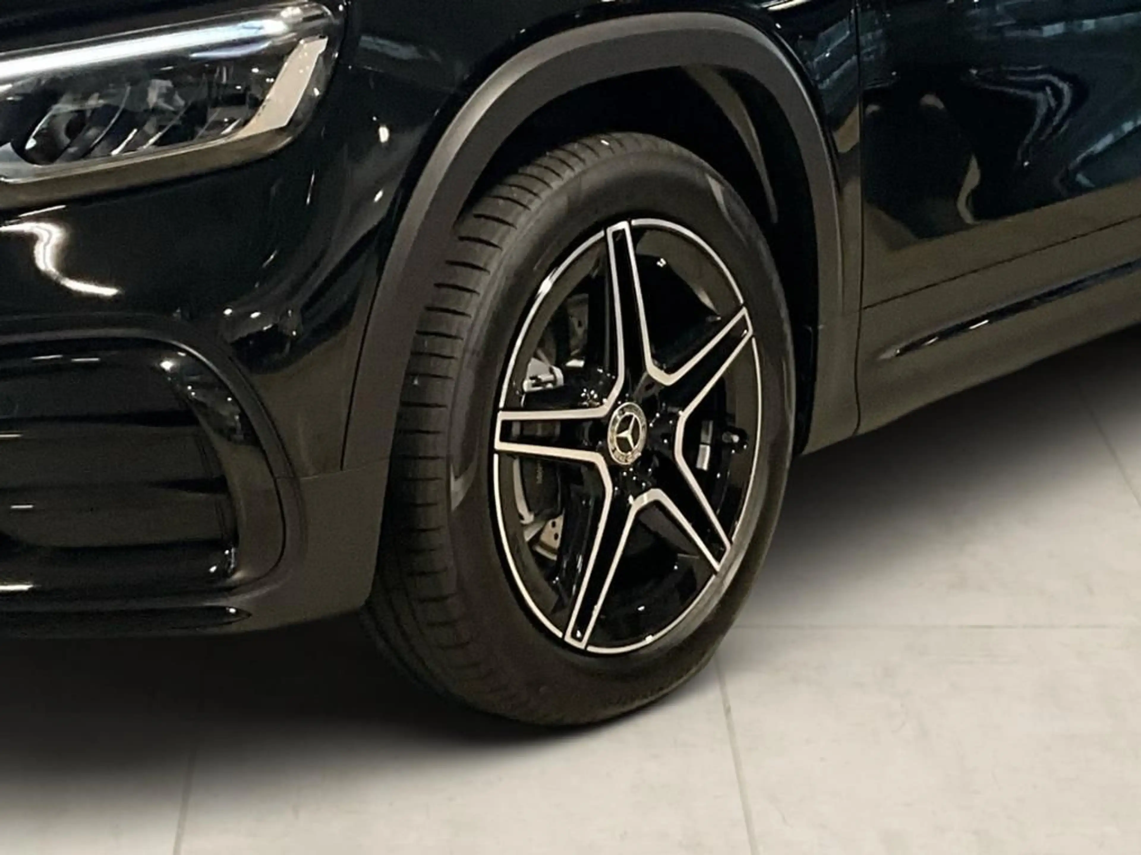 Mercedes-Benz GLB 200 d 4M AMG 7-Sitzer ACC AHK AUT Kam. LED — photo 7