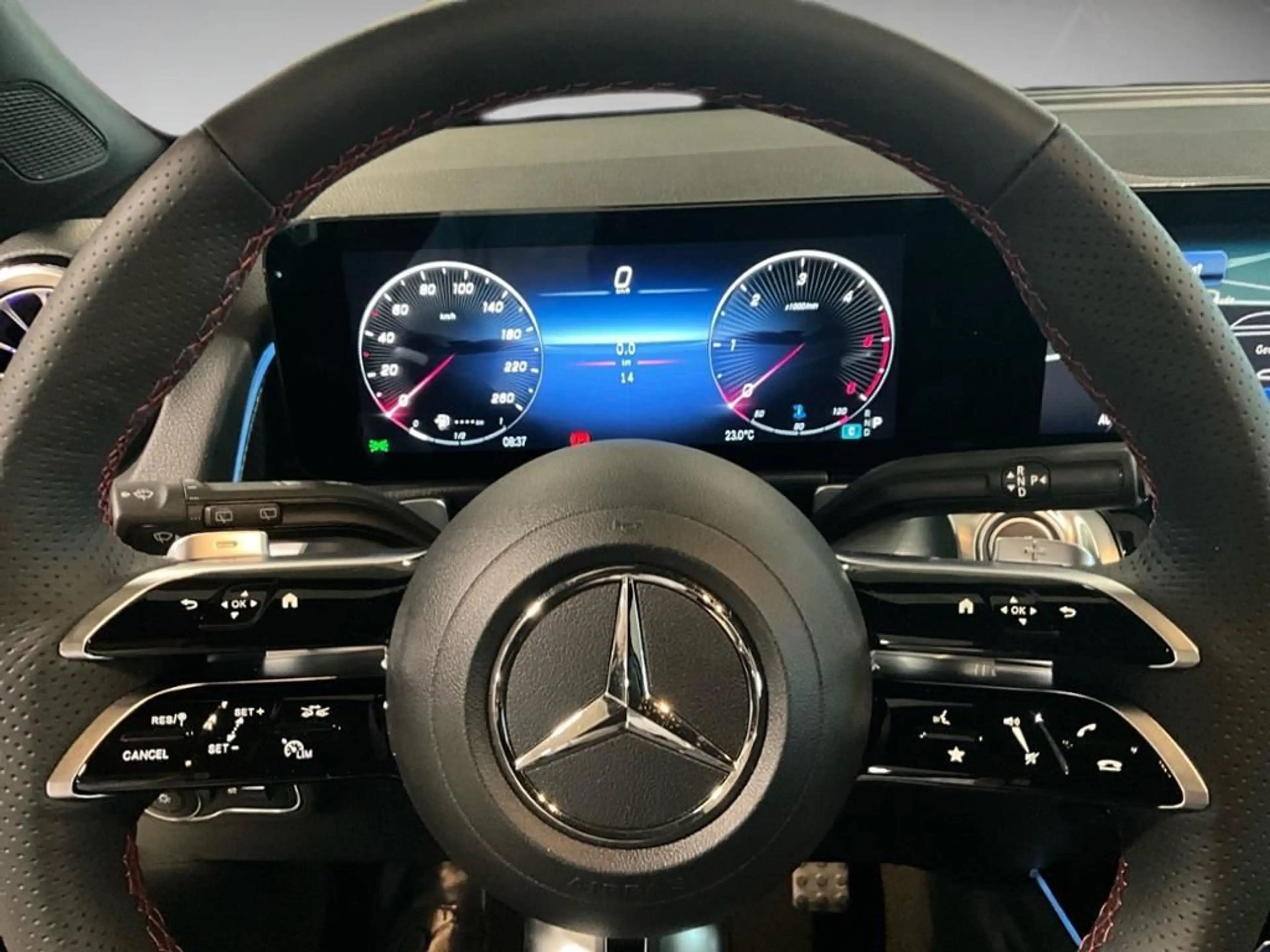 Mercedes-Benz GLB 200 d 4M AMG 7-Sitzer ACC AHK AUT Kam. LED — photo 12