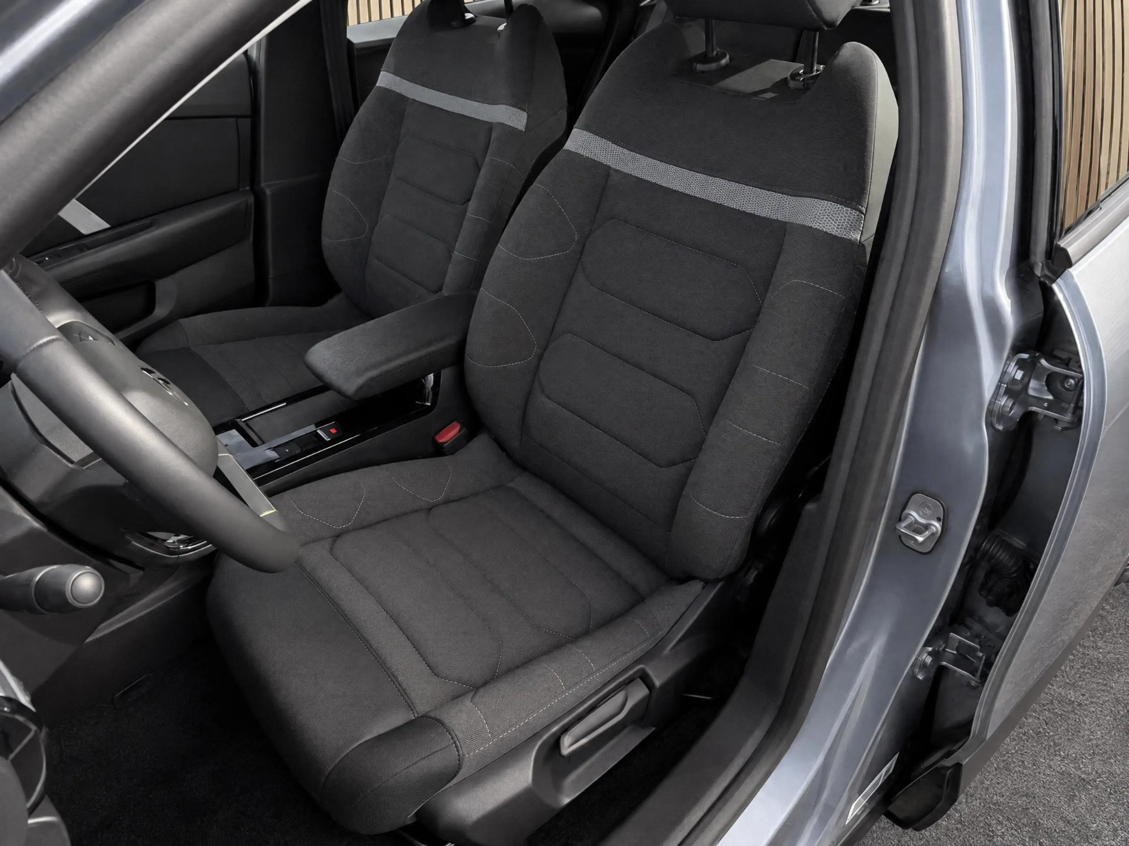 Citroen E-C4 Electric You 50 kWh | SOH 96.4%/Camera/Climate — photo 7