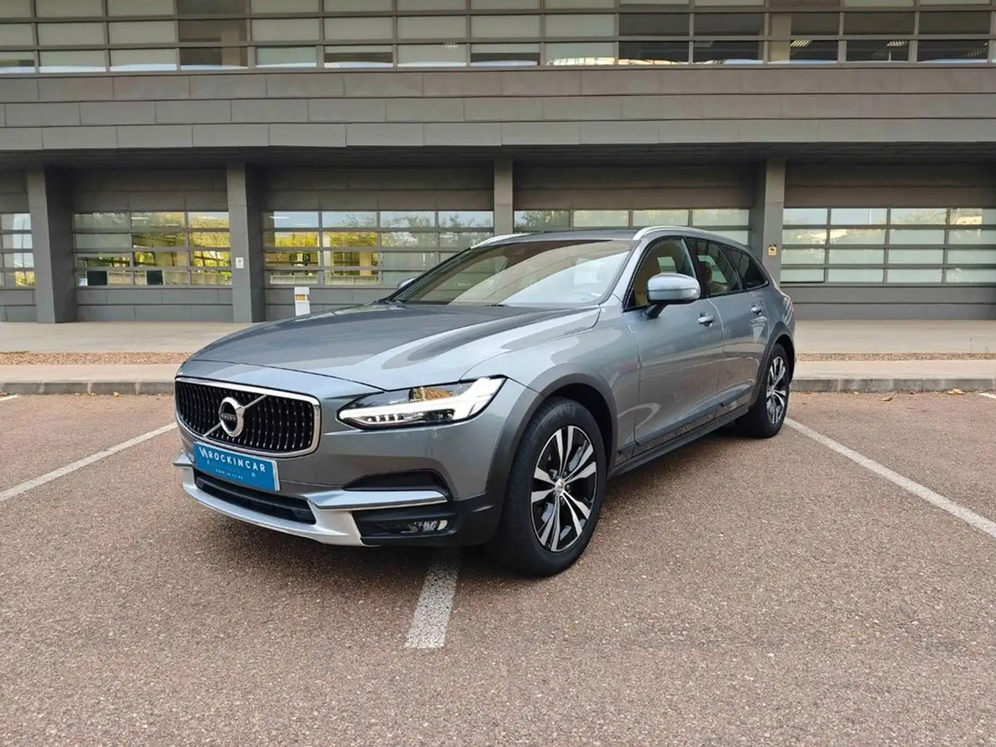 Volvo V90 Cross Country 2.0 D4 AWD Pro Auto Gris - 2