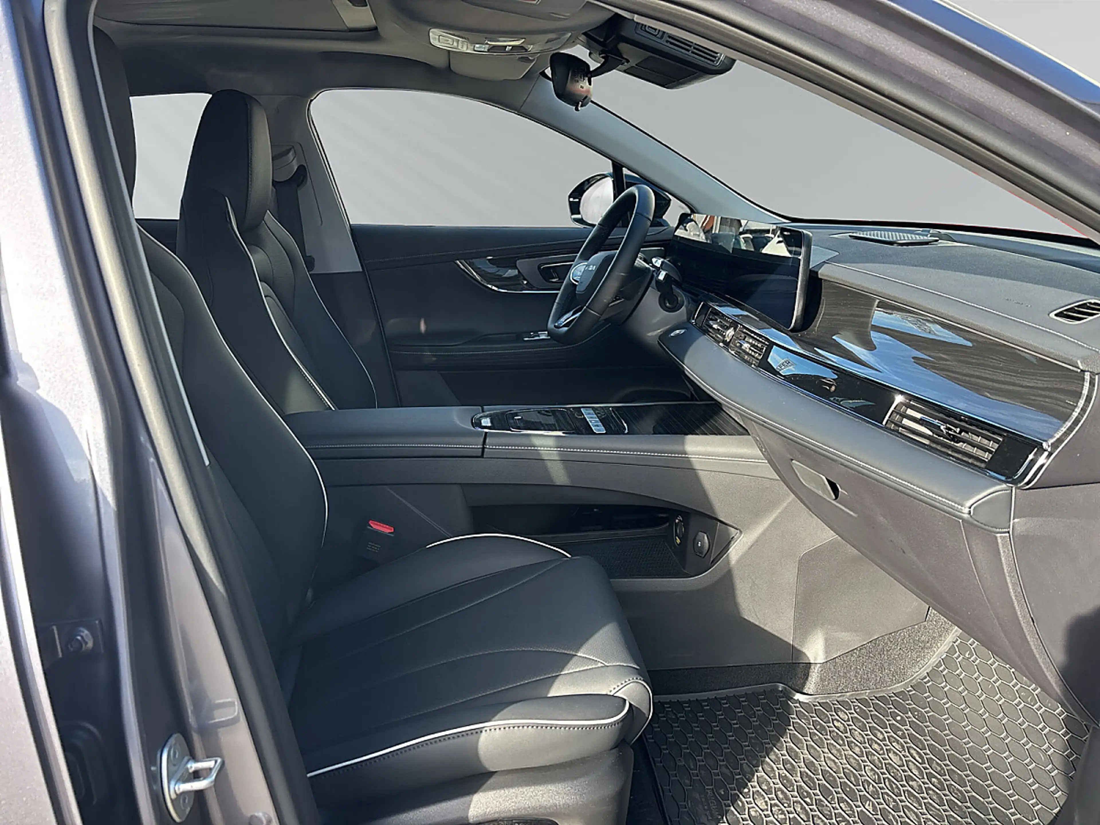 Omoda 5 HEV Premium Line — photo 10
