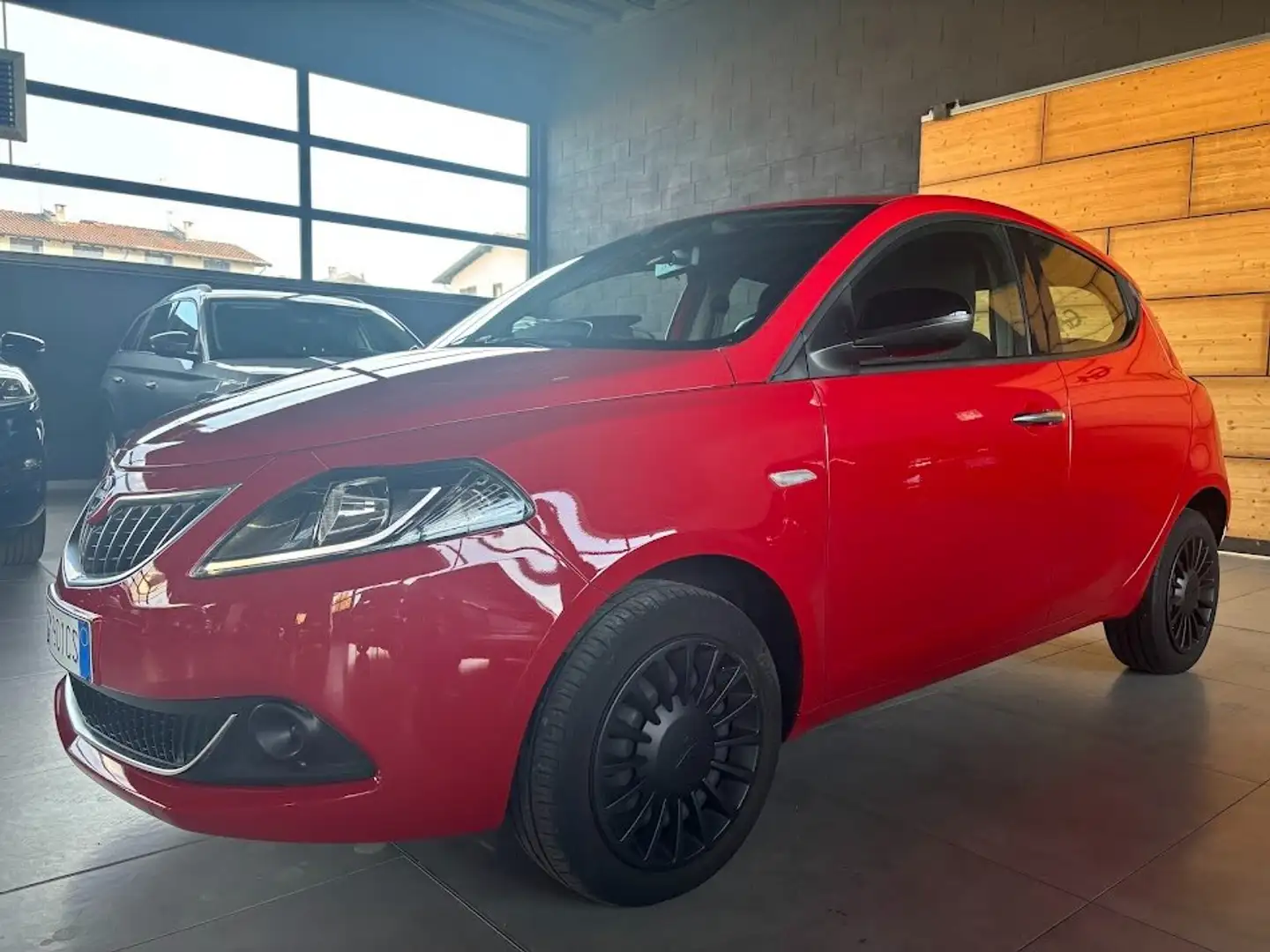 Lancia Ypsilon 1.0 hybrid 50.000KM NEOPATENTATI Rouge - 1