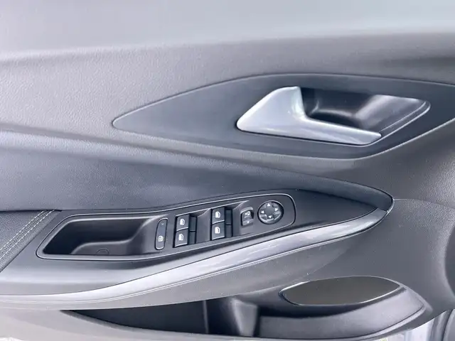 Opel Grandland X view 12