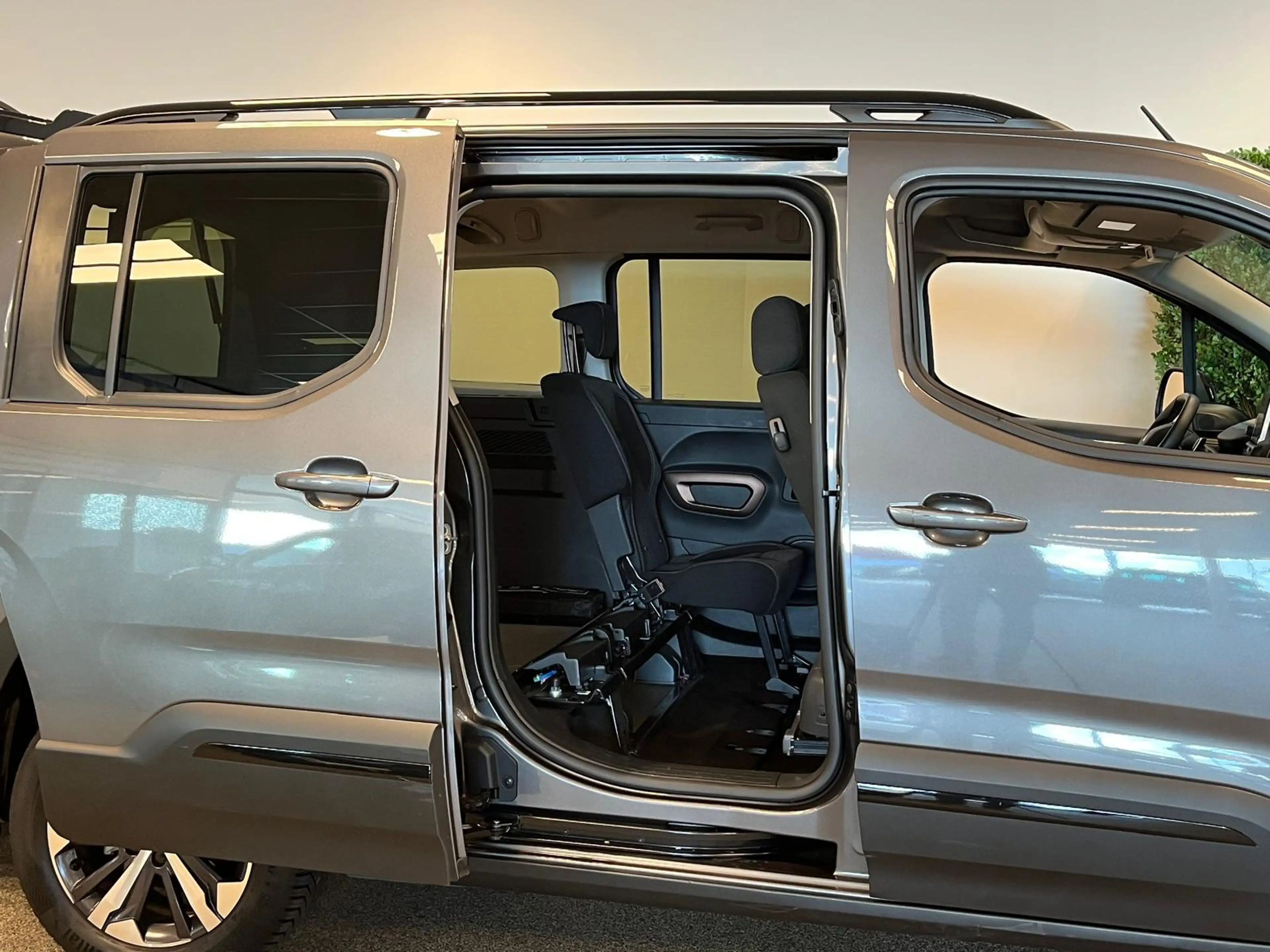 Peugeot Rifter L2 Rolstoelauto Automaat + Draaistoel Turny Evo — photo 17