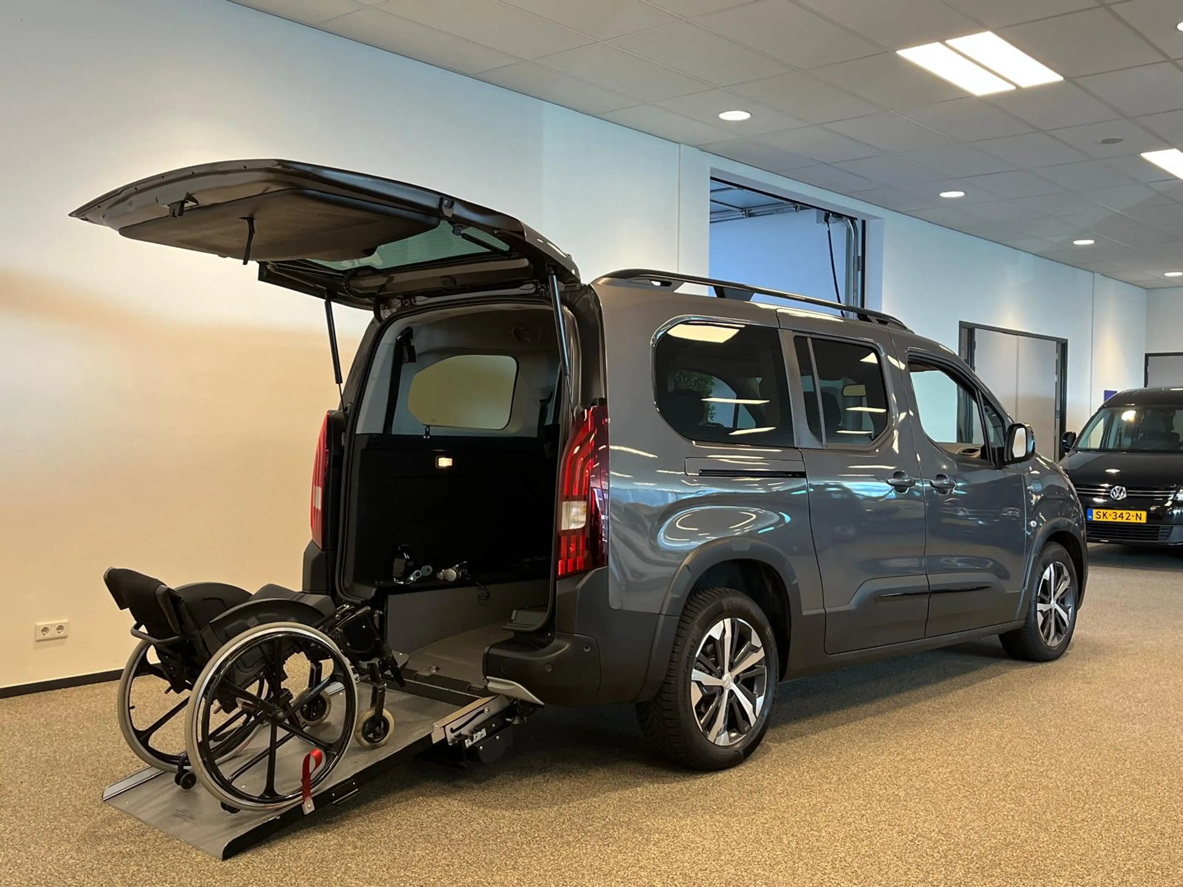 Peugeot Rifter L2 Rolstoelauto Automaat + Draaistoel Turny Evo — photo 11