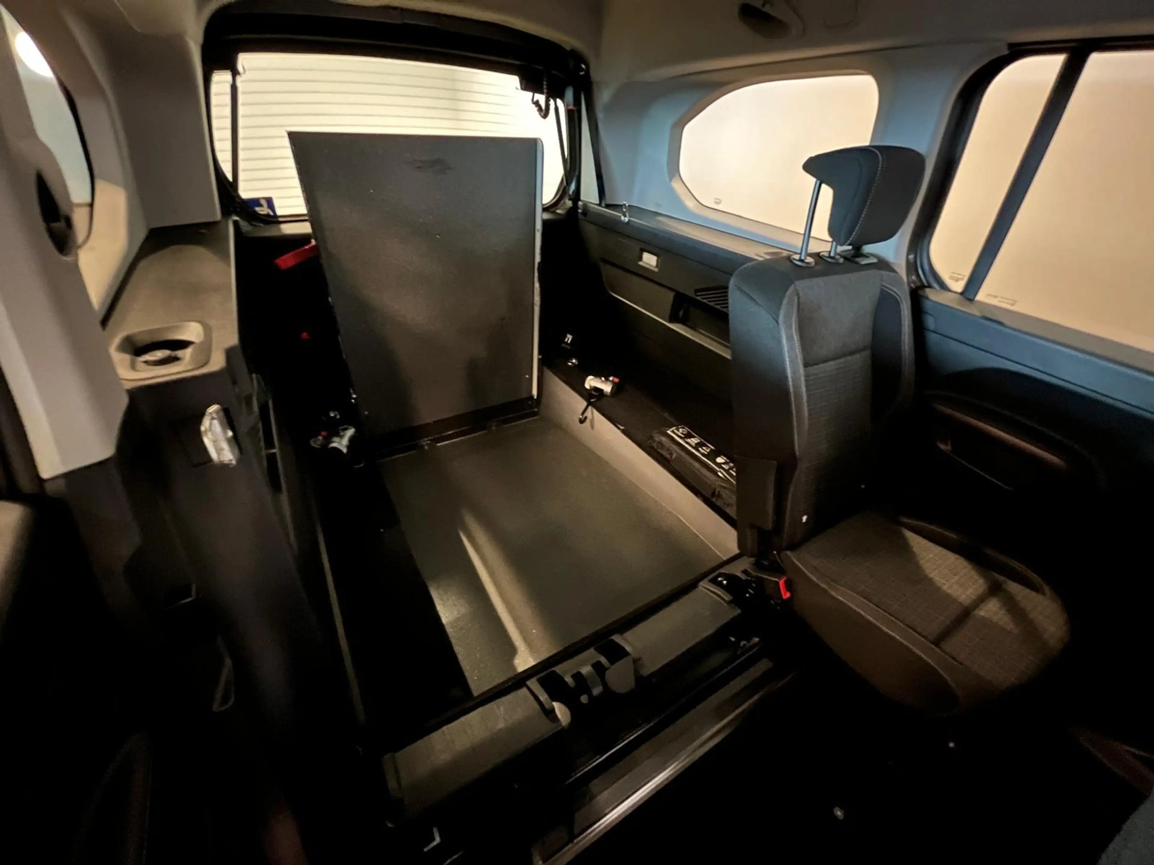 Peugeot Rifter L2 Rolstoelauto Automaat + Draaistoel Turny Evo — photo 5