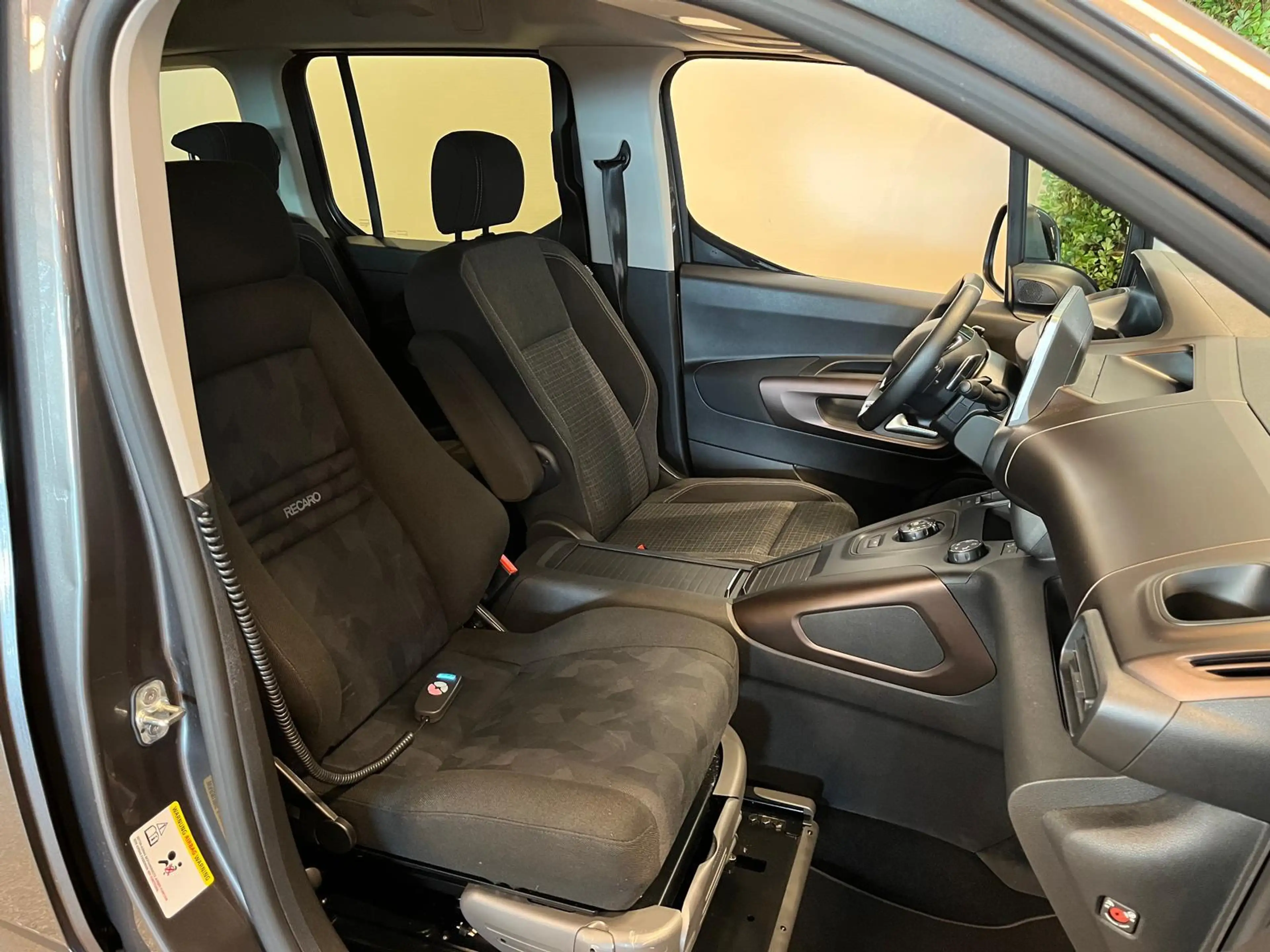 Peugeot Rifter L2 Rolstoelauto Automaat + Draaistoel Turny Evo — photo 6