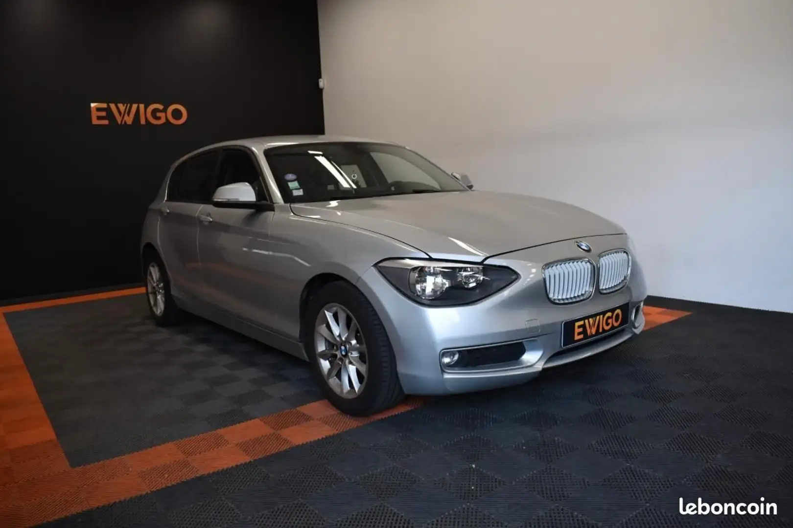 BMW 114 6 114i 102ch URBAN LIFE RADAR AR PACK AMBIANCE SUI Šedá - 1
