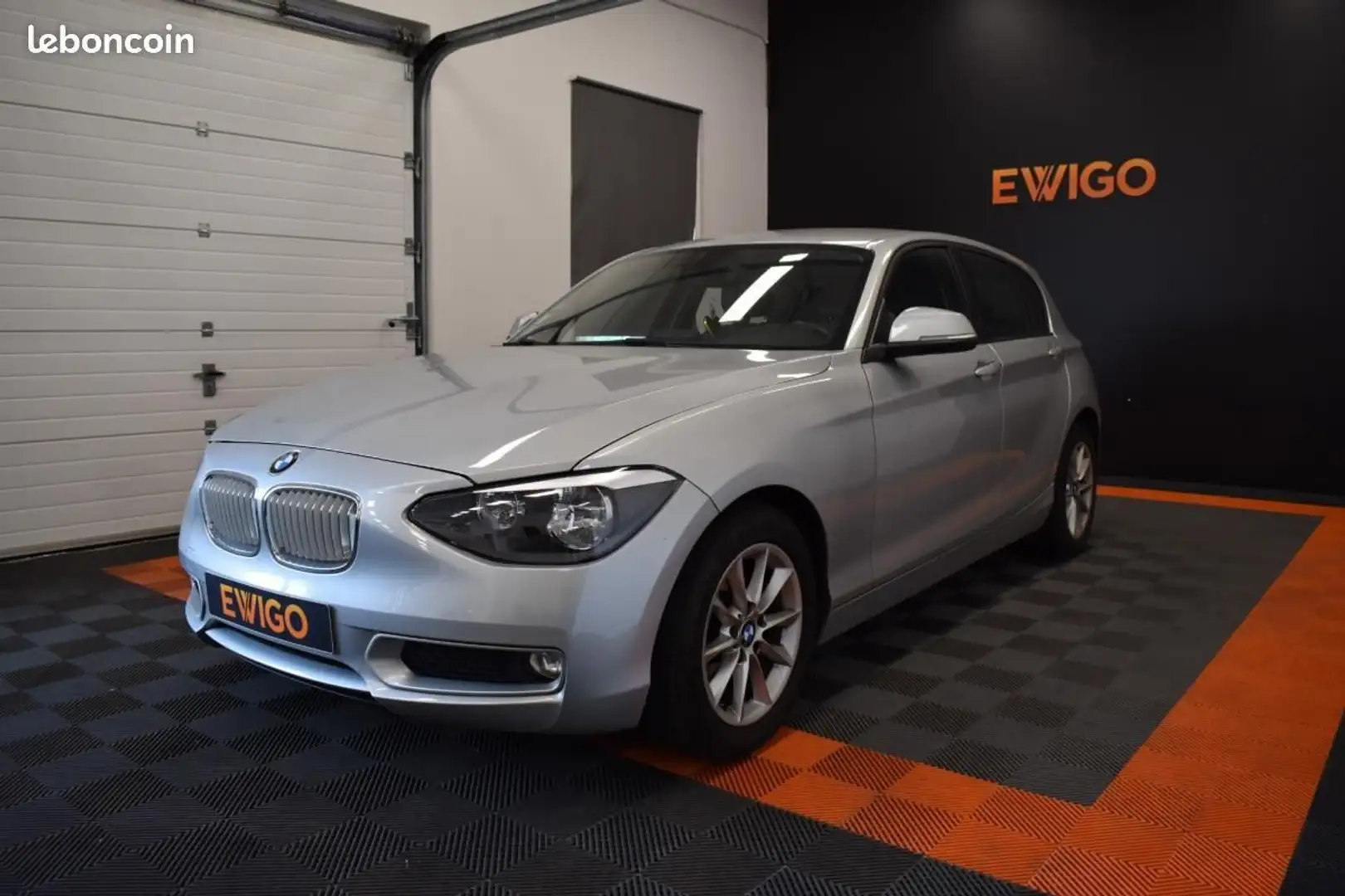 BMW 114 6 114i 102ch URBAN LIFE RADAR AR PACK AMBIANCE SUI Šedá - 2