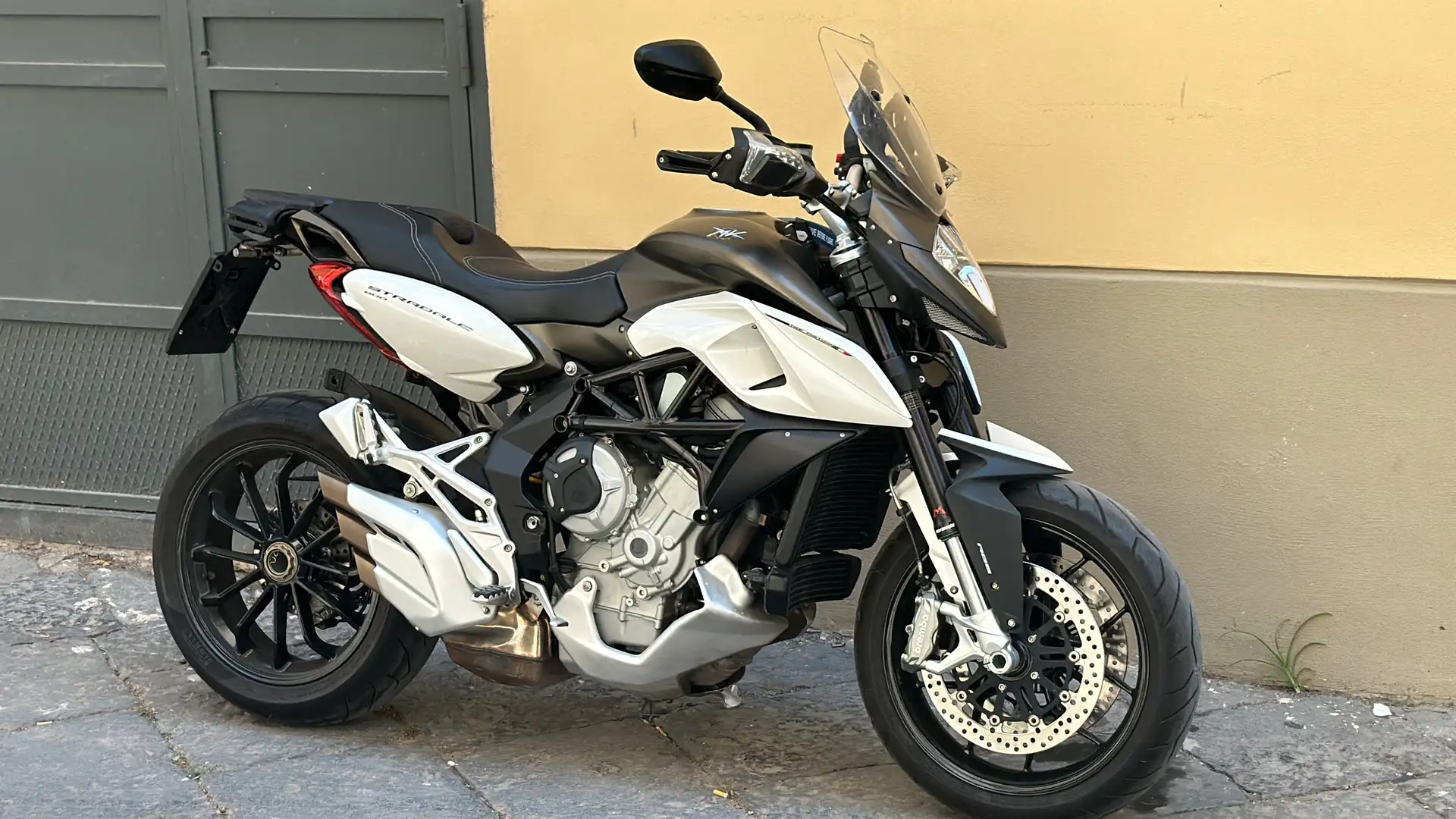 MV Agusta Stradale 800 rr - 2