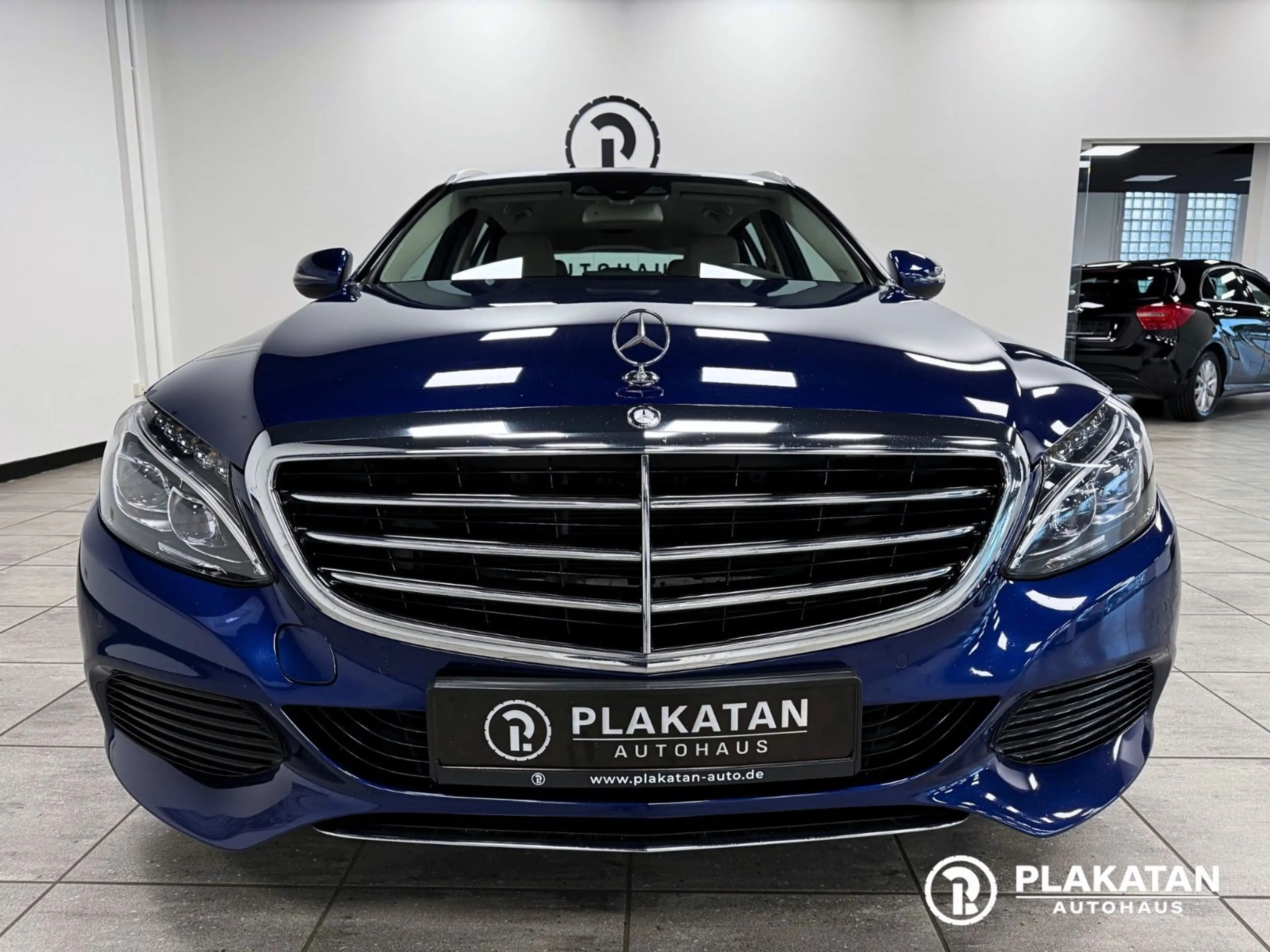 Mercedes-Benz C 200 d Kamera Airmatic Head-Up Leder MB-Service — photo 2
