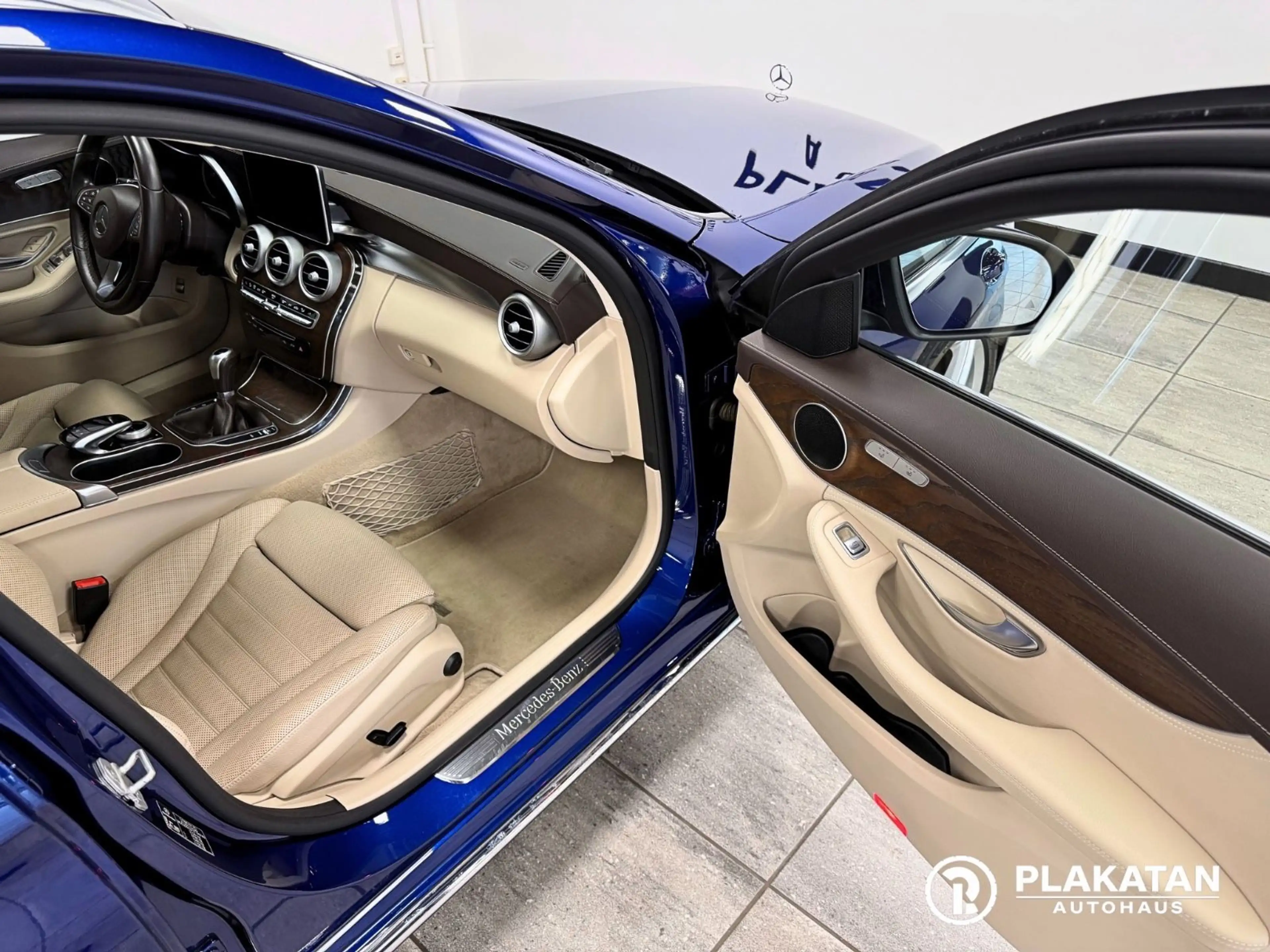 Mercedes-Benz C 200 d Kamera Airmatic Head-Up Leder MB-Service — photo 14