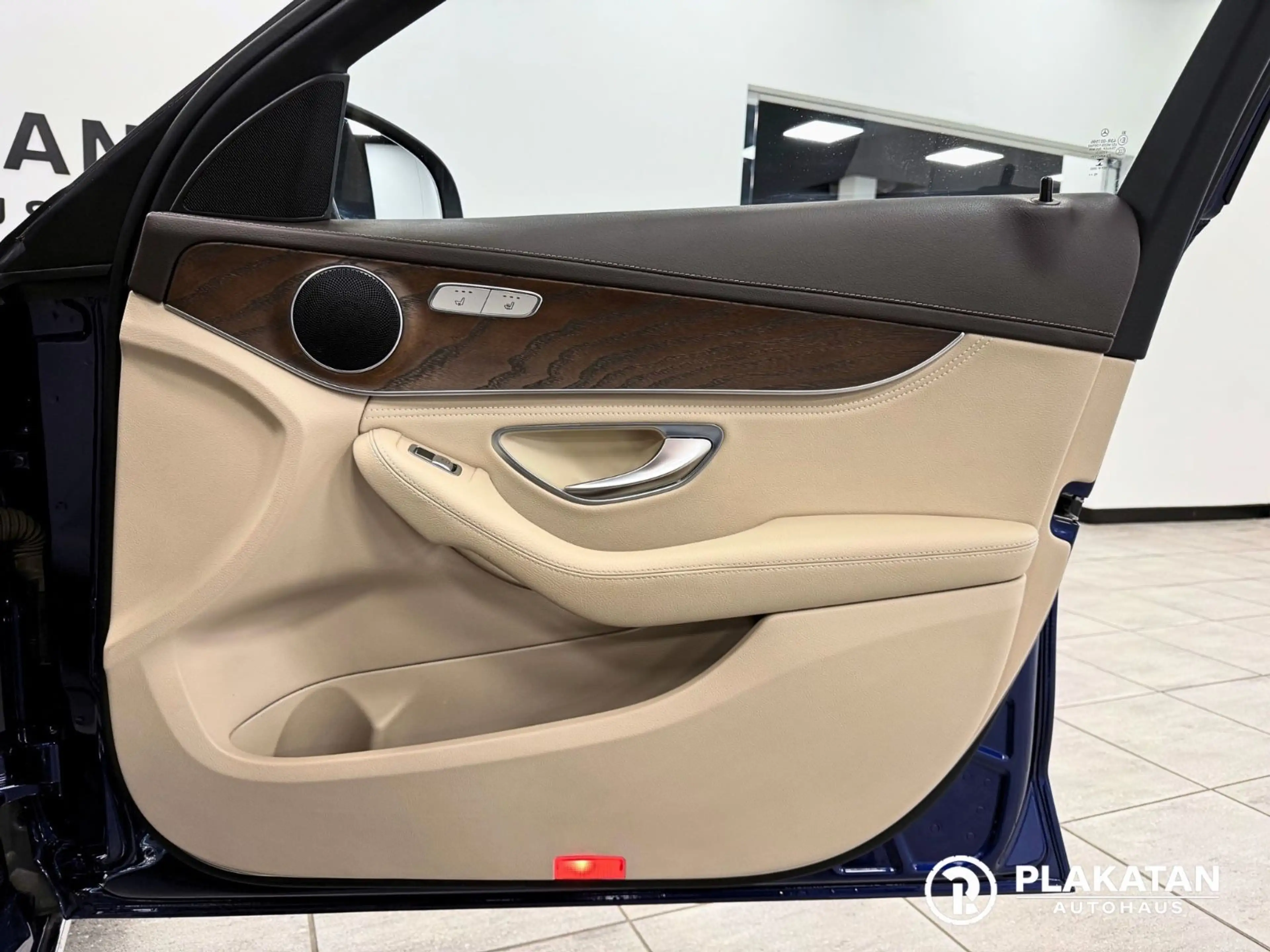 Mercedes-Benz C 200 d Kamera Airmatic Head-Up Leder MB-Service — photo 15
