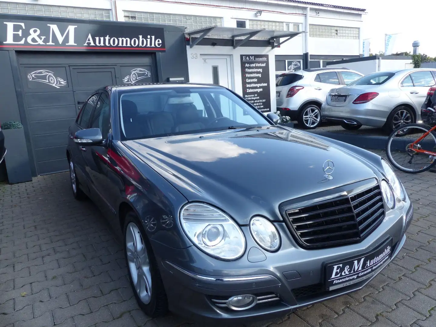 Mercedes-Benz E 200 Kompressor Avantgarde*NAVI*XENON*PDC*LEDER Gris - 2
