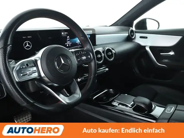 Mercedes-Benz 250 view 11