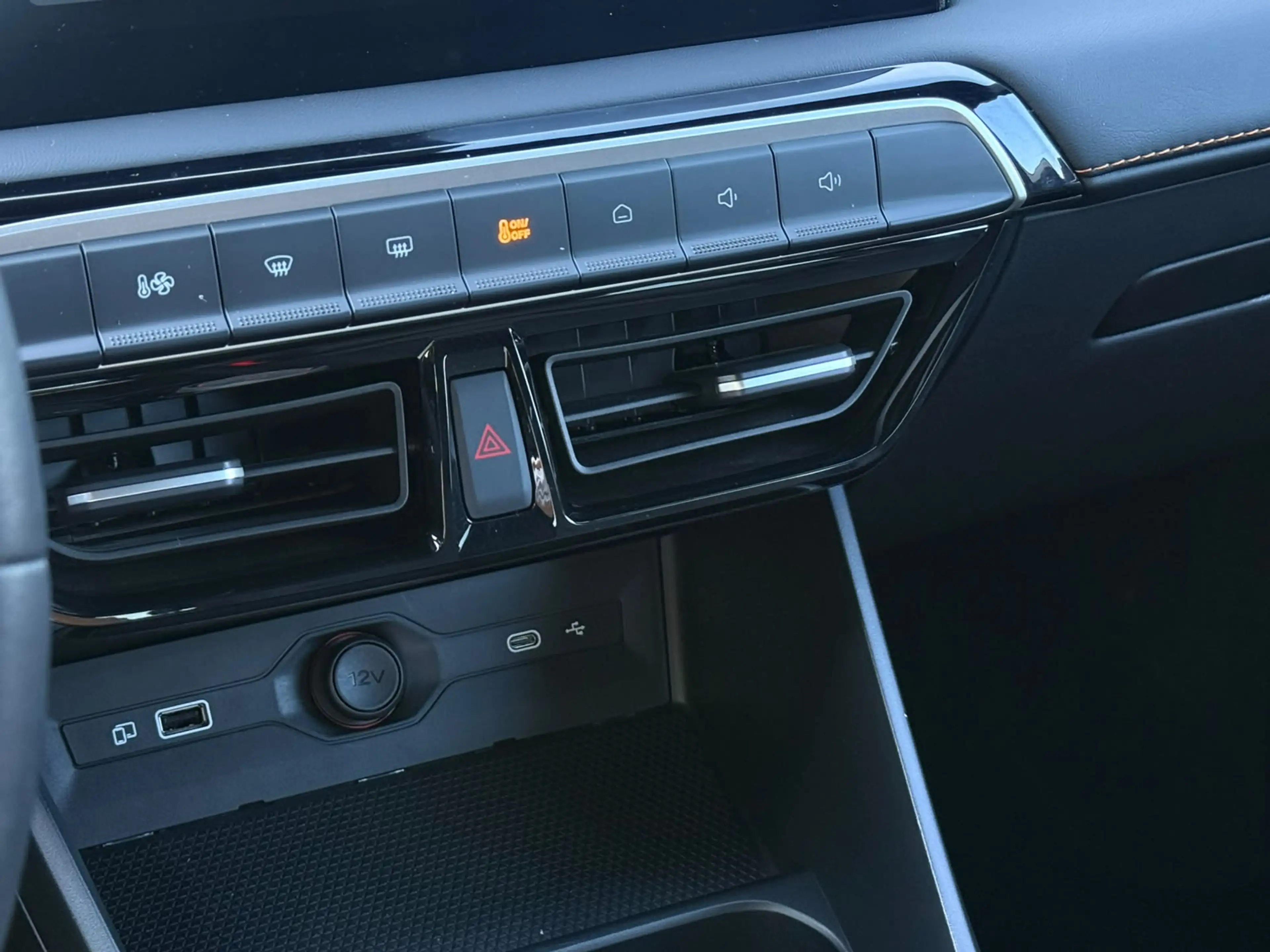 MG MG3 8000 km Seulement - 2025 - Hybride — photo 13
