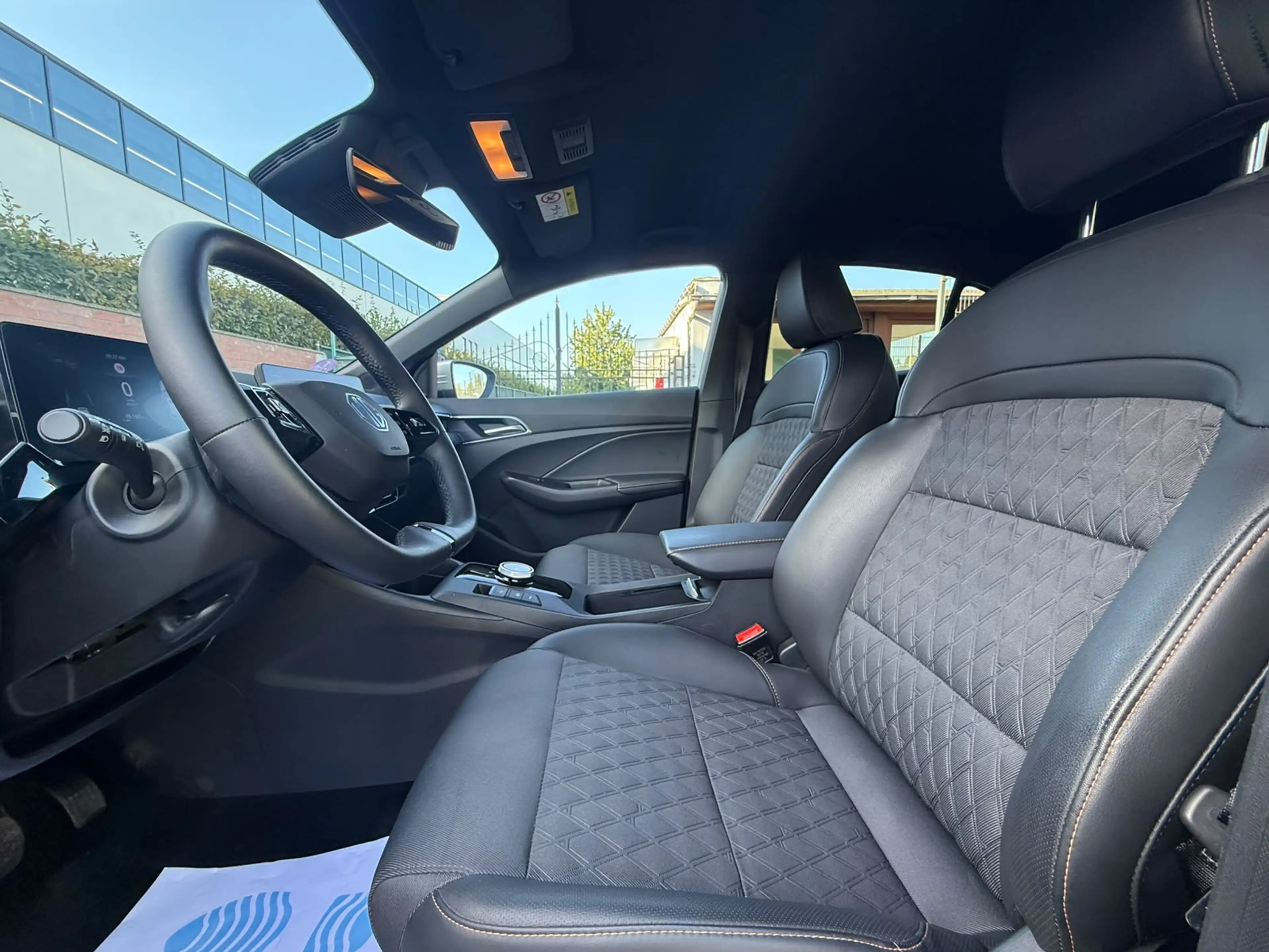MG MG3 8000 km Seulement - 2025 - Hybride — photo 10