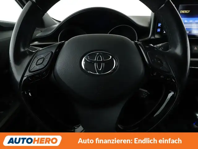 Toyota C-HR view 18