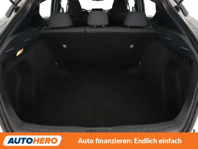 Toyota C-HR view 17