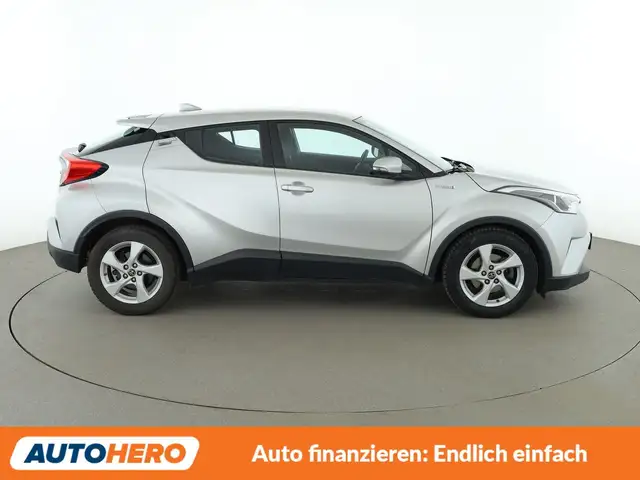 Toyota C-HR view 6