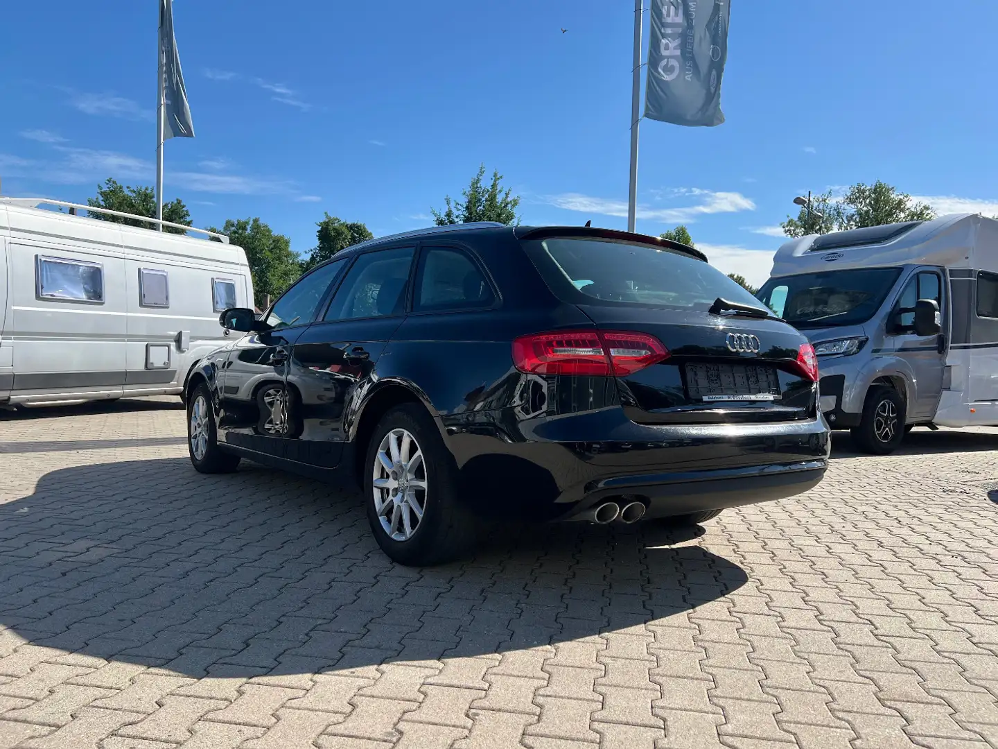 Audi A4 Avant 2.0 TDI *Bi-Xenon Navi Sitzh. NS* Zwart - 2