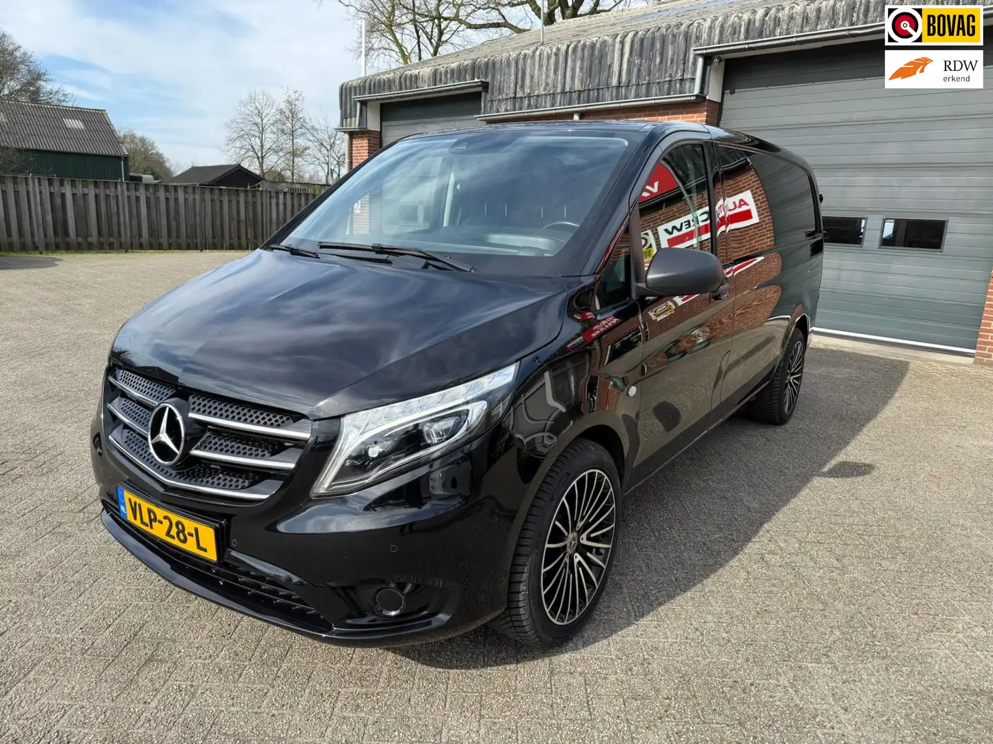 Mercedes-Benz Vito 119 CDI Lang AUT LED NAVI Camera 3-Zits Trekhaak Zwart - 1