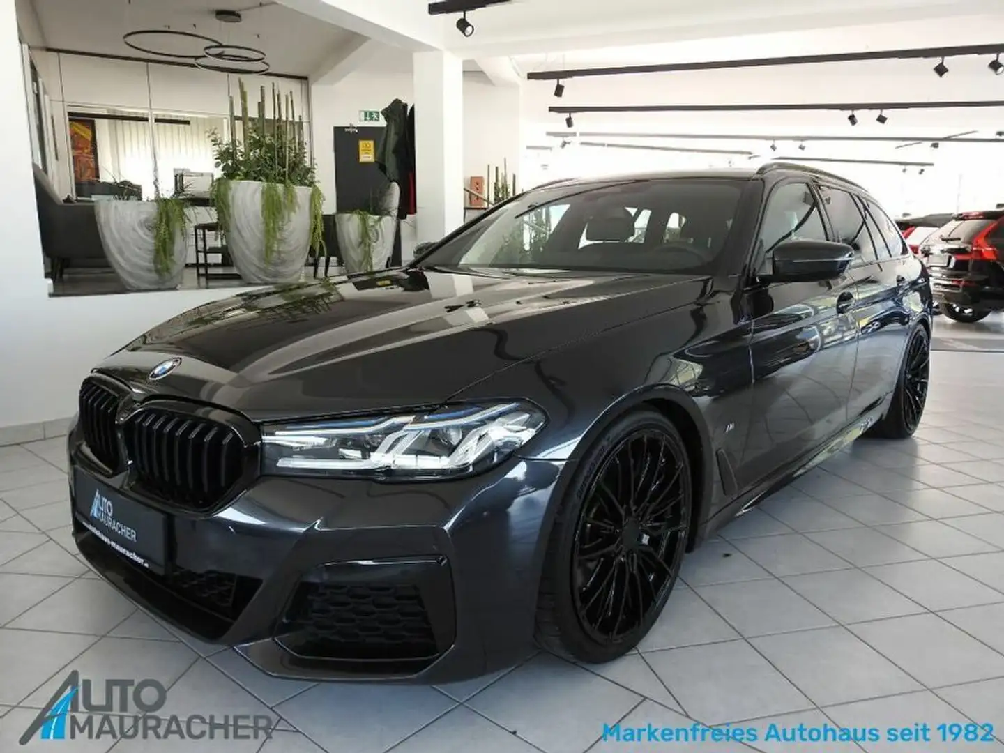 BMW 540 i Touring xDrive M-Sport*LASER*PANO*AHK*STHZG* Gris - 1