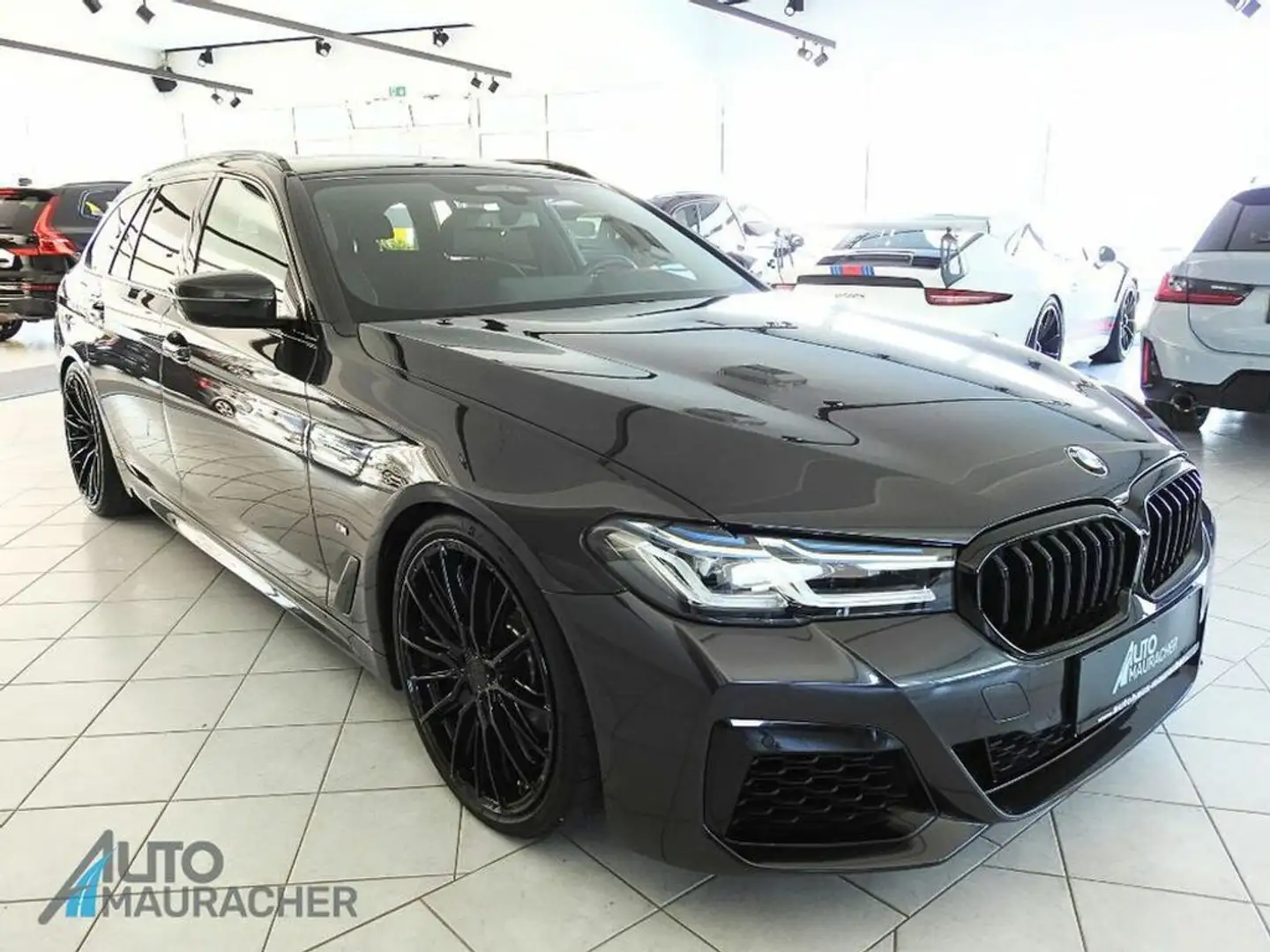 BMW 540 i Touring xDrive M-Sport*LASER*PANO*AHK*STHZG* Gris - 2