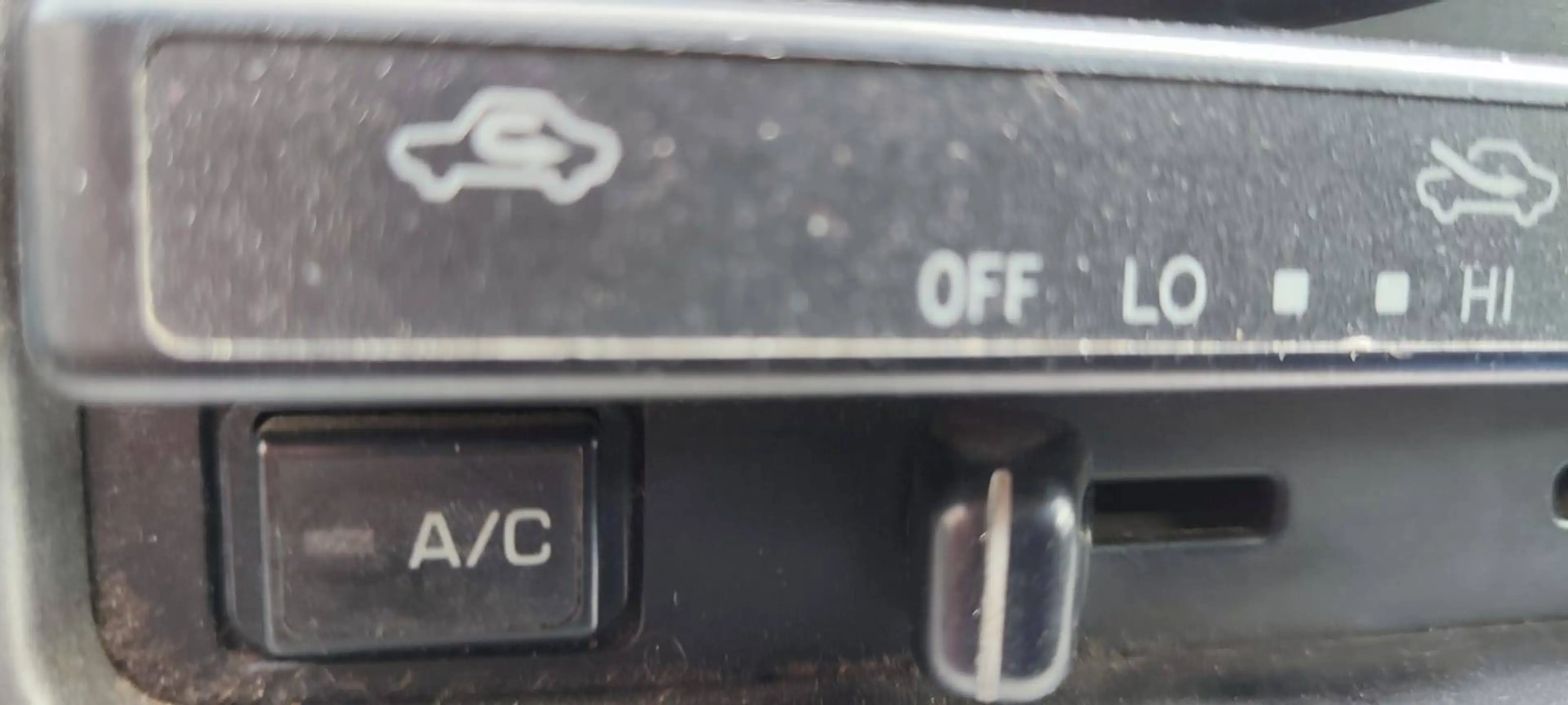 Toyota Hiace — photo 9