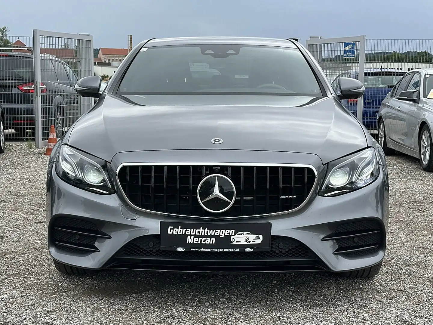 Mercedes-Benz E 220 d AMG Line 4Matic TOP AUSSTATTUNG Grau - 2
