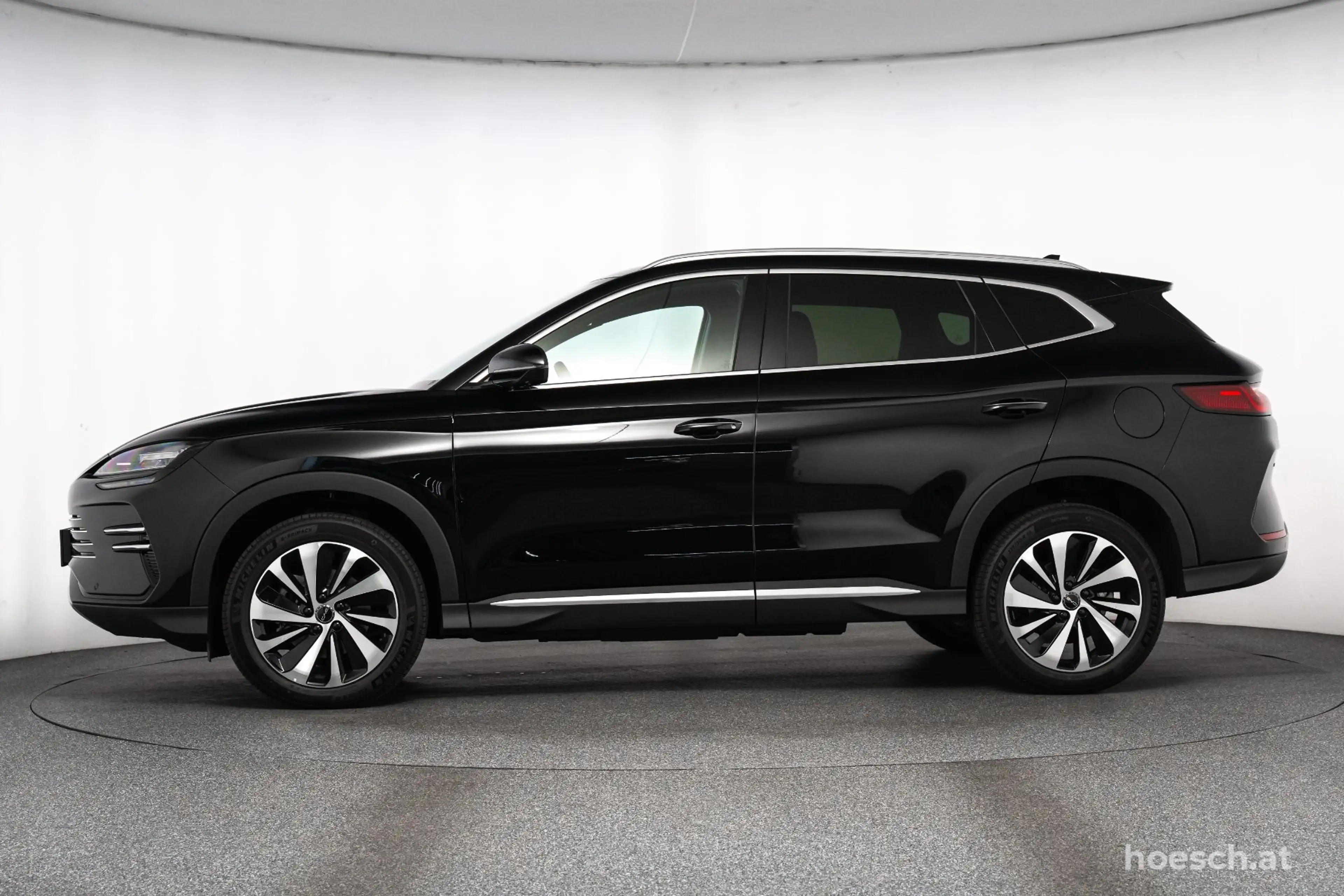 BYD Seal U DM-i DESIGN 4x4 TOP AUSSTATTUNG NEUWAGEN — photo 3