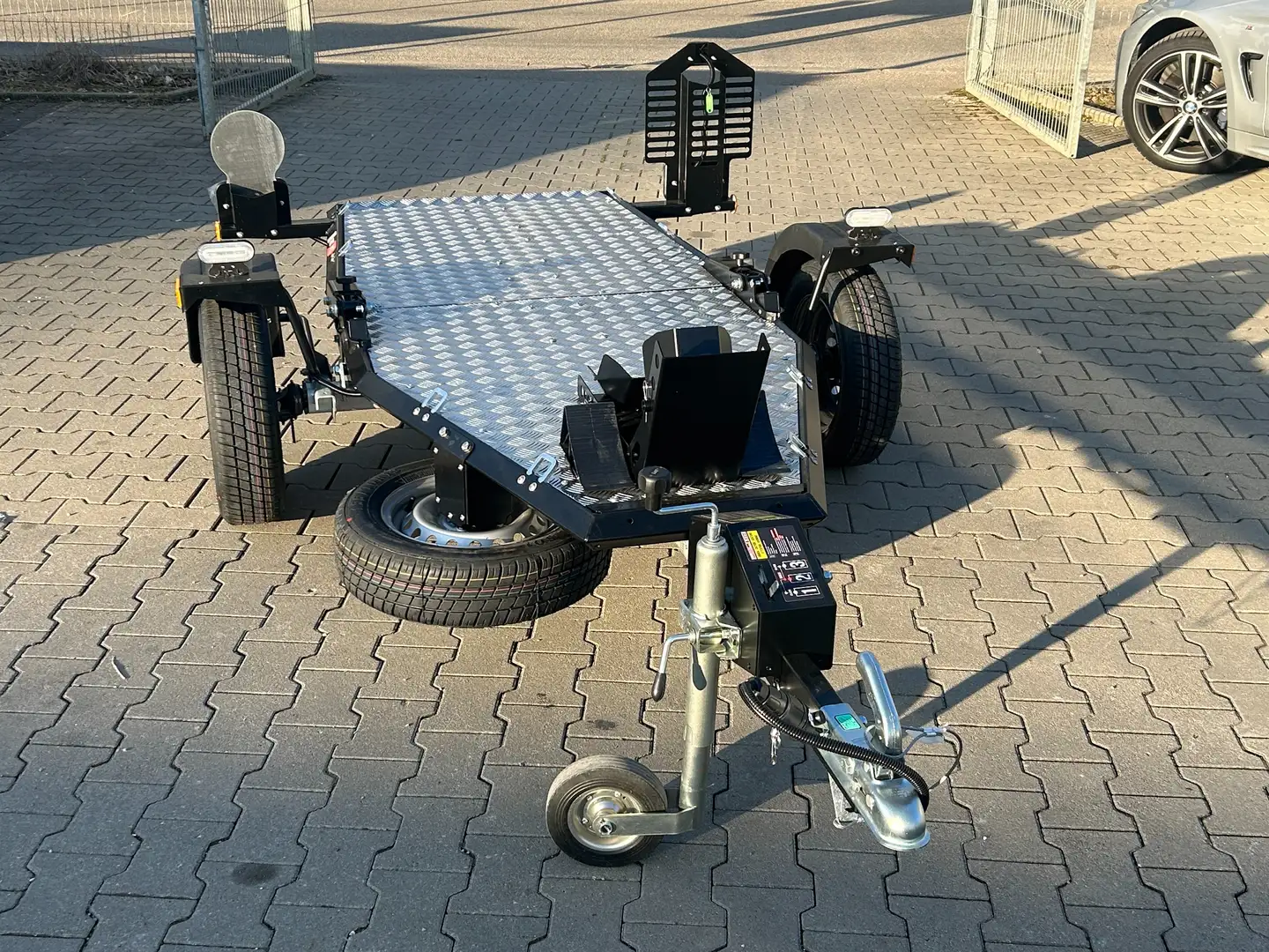 Sonstige Marken LORRIES MT-1 2025 NEU Motorradanhänger absenkb. Schwarz - 2