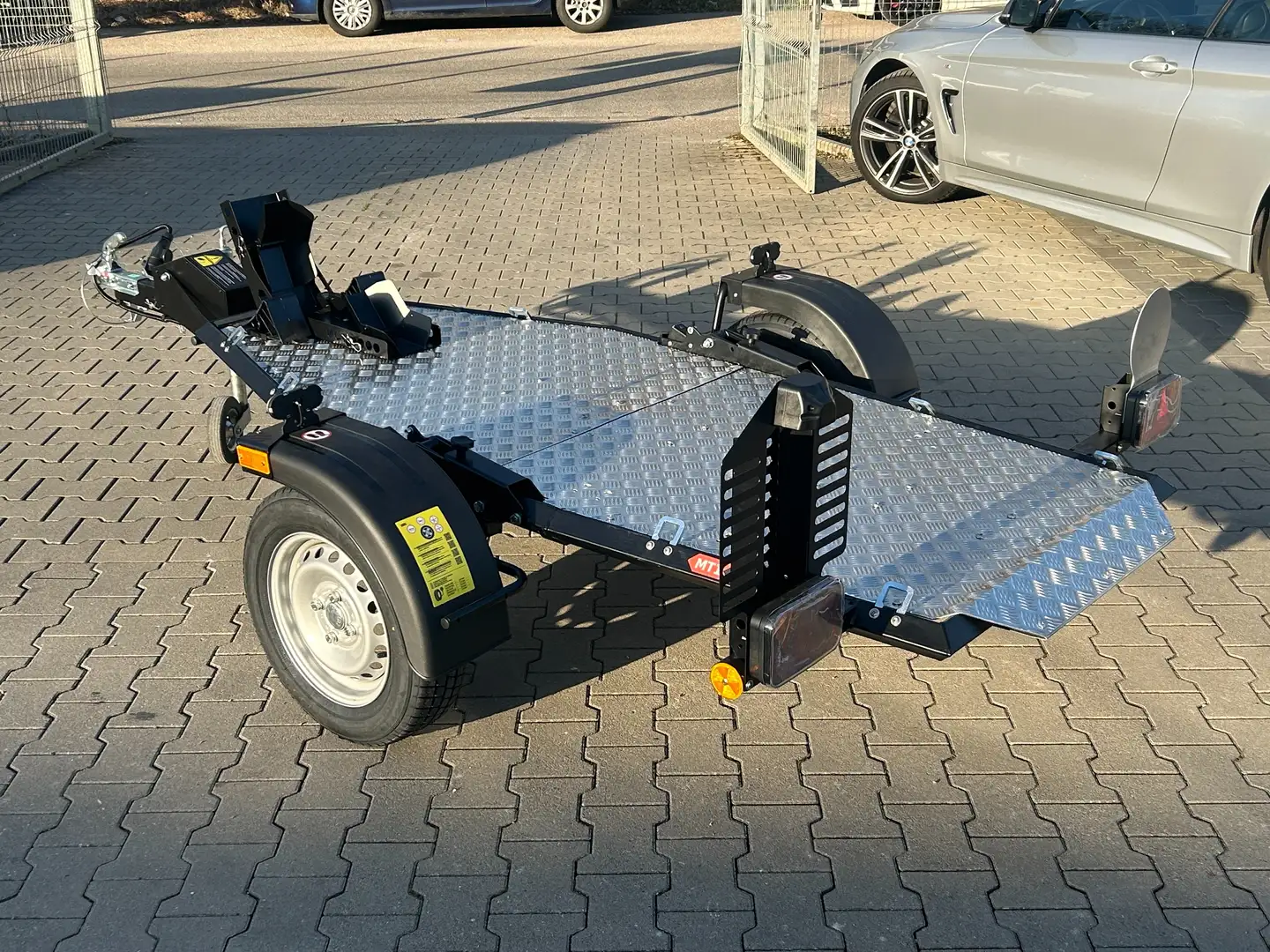 Sonstige Marken LORRIES MT-1 2025 NEU Motorradanhänger absenkb. Schwarz - 1