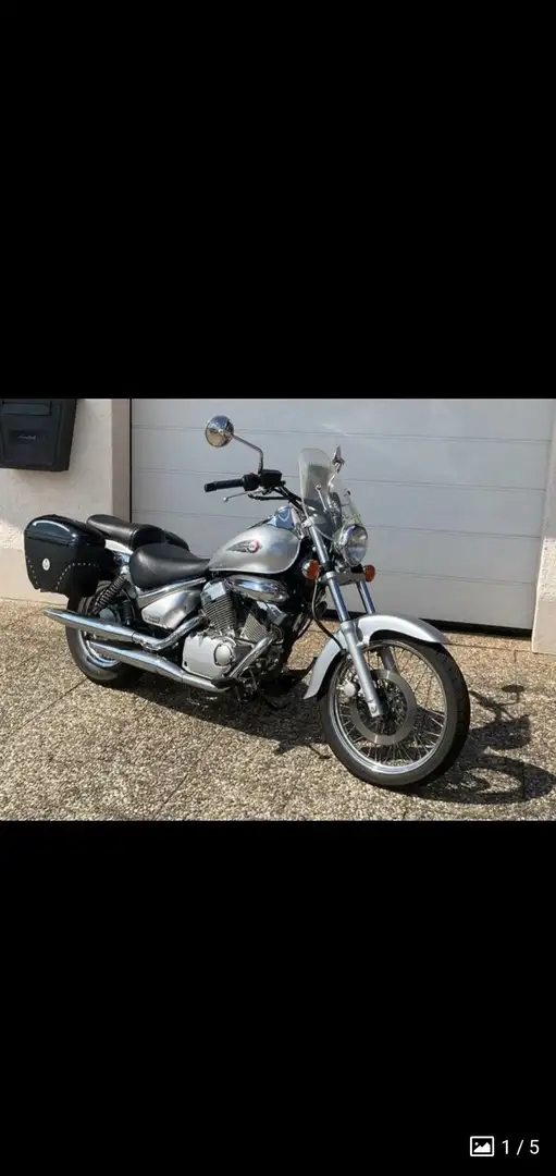 Suzuki VL 125 Silver - 1