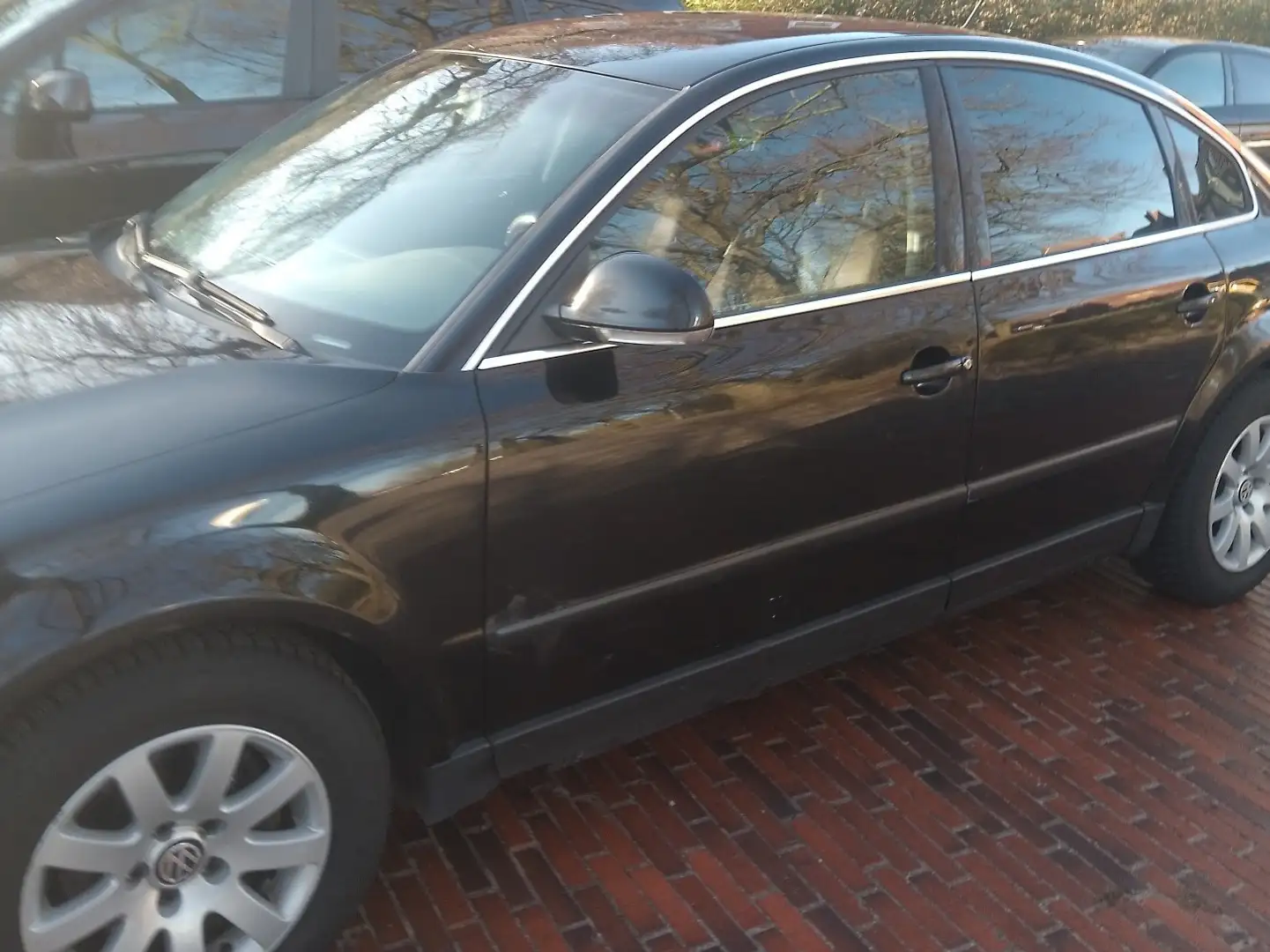 Volkswagen Passat 1.9 TDI Schwarz - 2