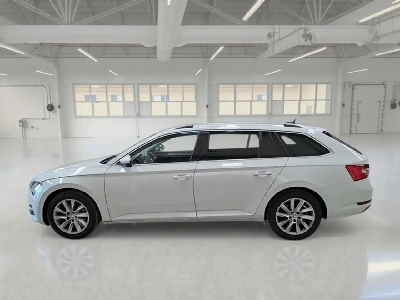Skoda Superb 2.0 TDI EVO 110KW EXECUTIVE DSG STATION WAGON, миниатюра 5