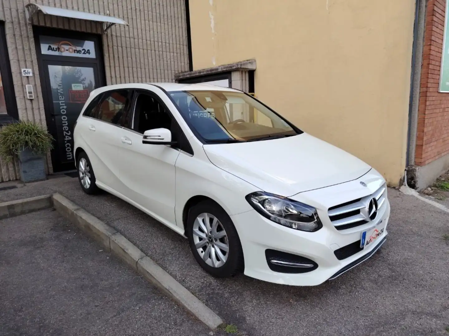 Mercedes-Benz B 180 d Premium EURO 6 - PREZZO REALE Білий - 1