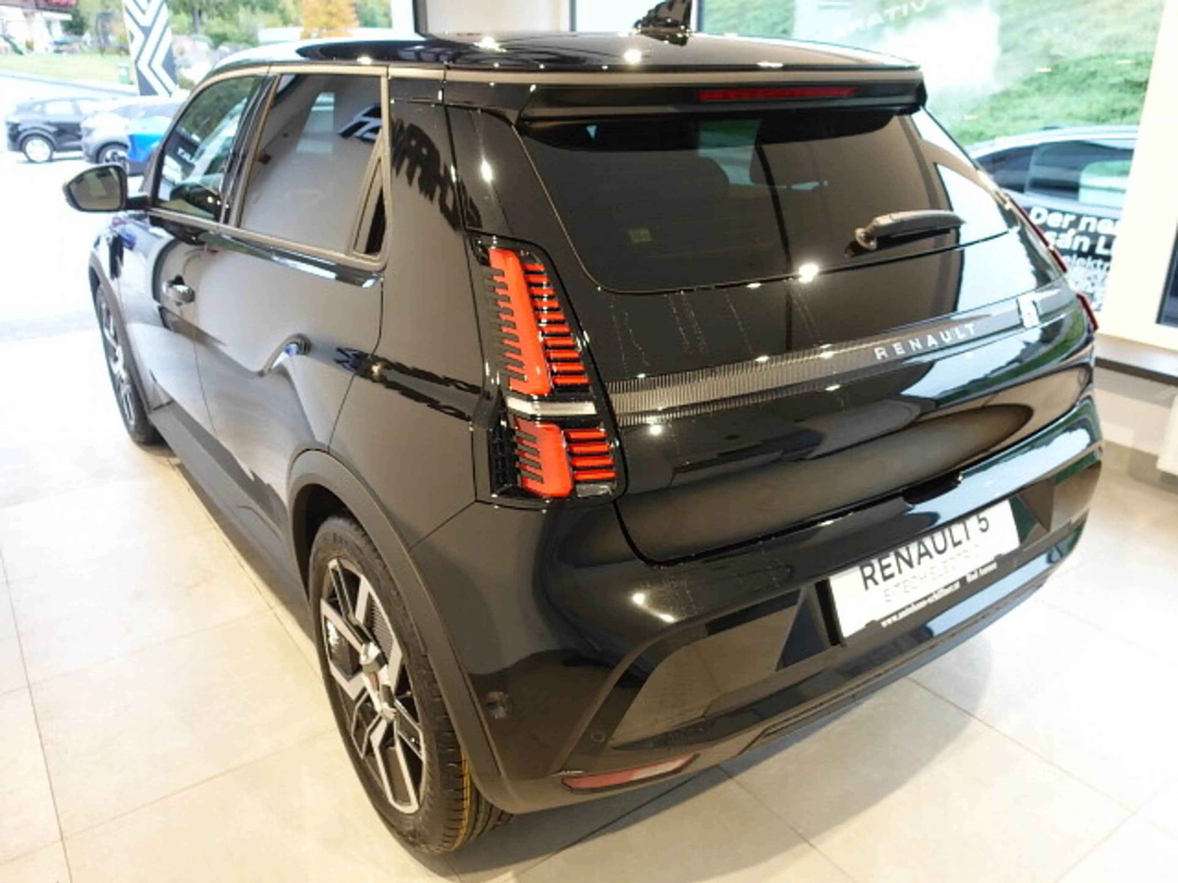Renault R 5 R5 E-Tech 150 PS 52kWh Comfort Range Techno — photo 2